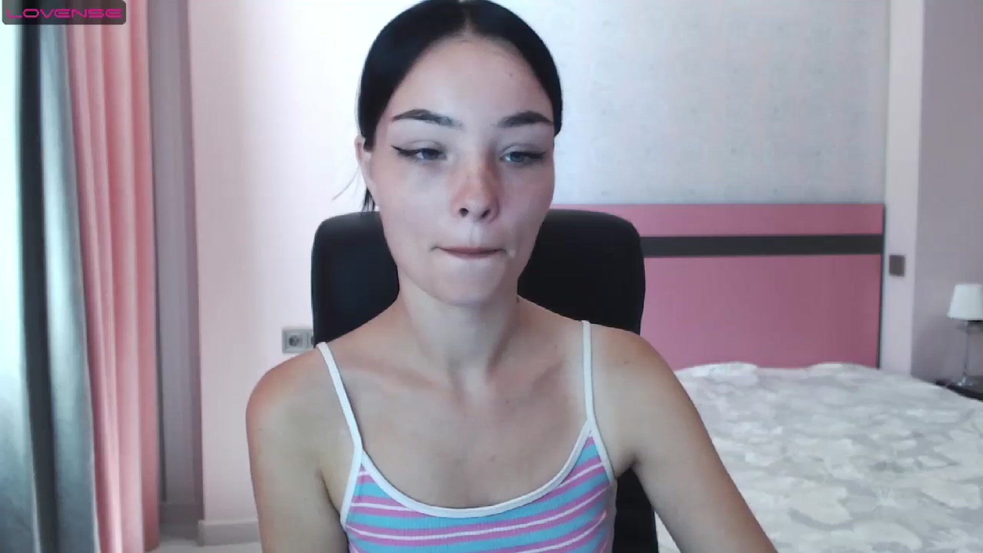 Gallery image thumbnail from SonyaOlsen's myfreecams stream on, 07/24/2023, 07:45 image 14 of 20