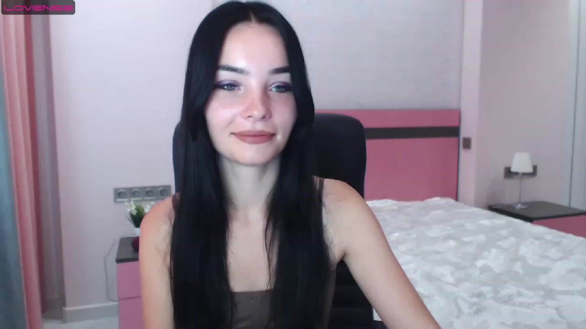 Gallery image thumbnail from SonyaOlsen's myfreecams stream on, 07/25/2023, 09:26 image 17 of 20
