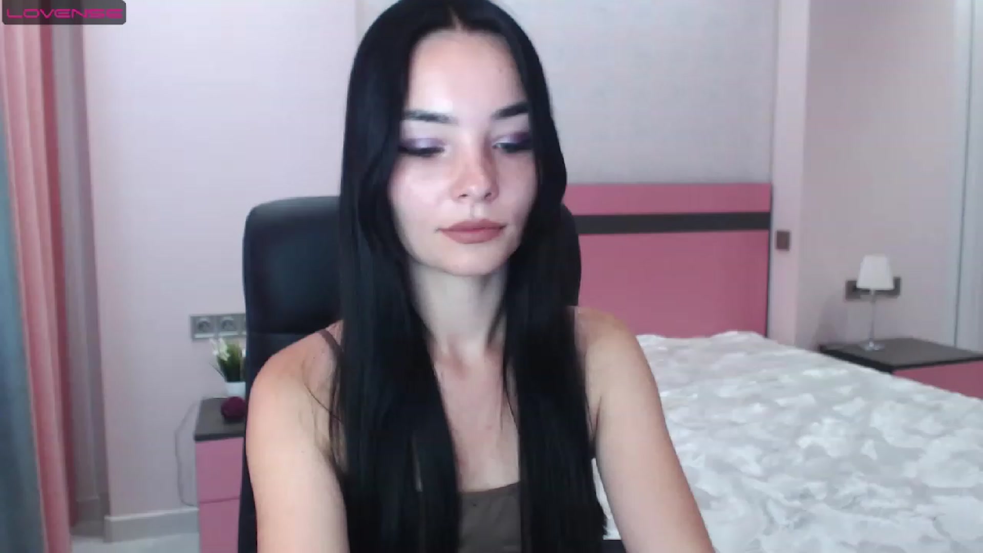 Gallery image thumbnail from SonyaOlsen's myfreecams stream on, 07/25/2023, 10:07 image 3 of 20