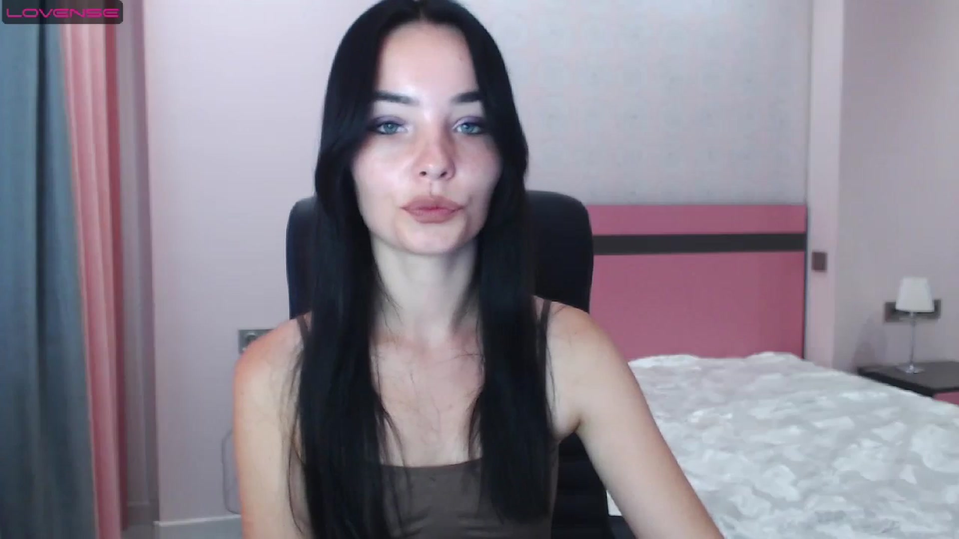 Gallery image thumbnail from SonyaOlsen's myfreecams stream on, 07/25/2023, 11:03 image 3 of 20
