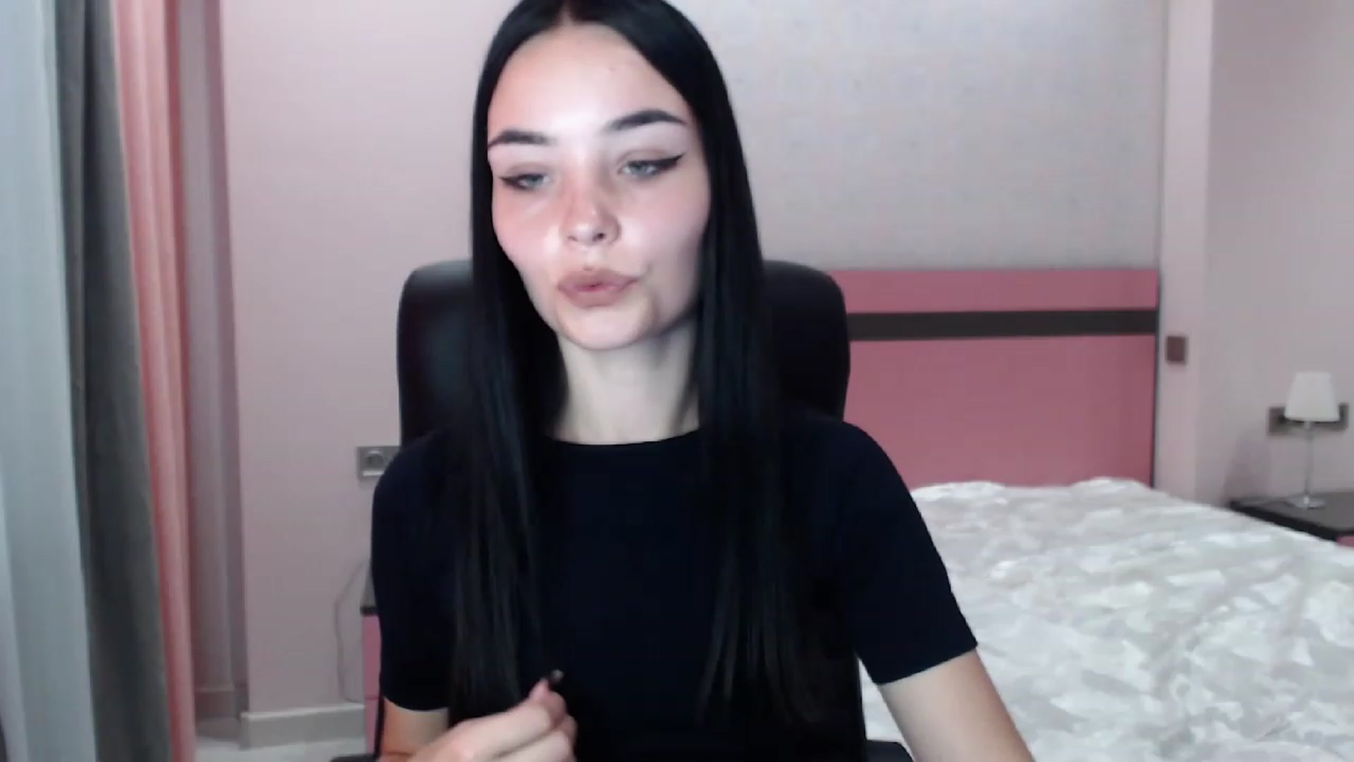 Gallery image thumbnail from SonyaOlsen's myfreecams stream on, 07/26/2023, 12:29 image 19 of 20