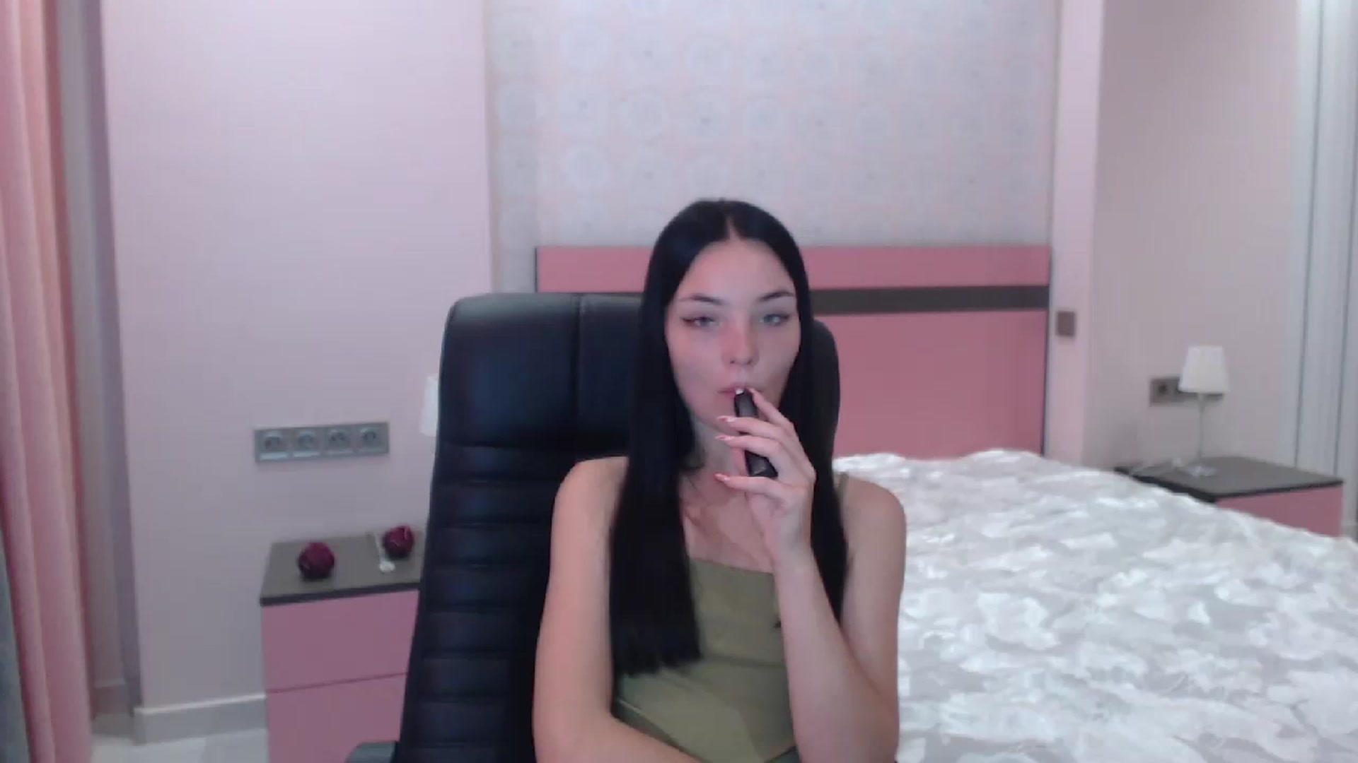 Gallery image thumbnail from SonyaOlsen's myfreecams stream on, 07/29/2023, 10:34 image 19 of 20