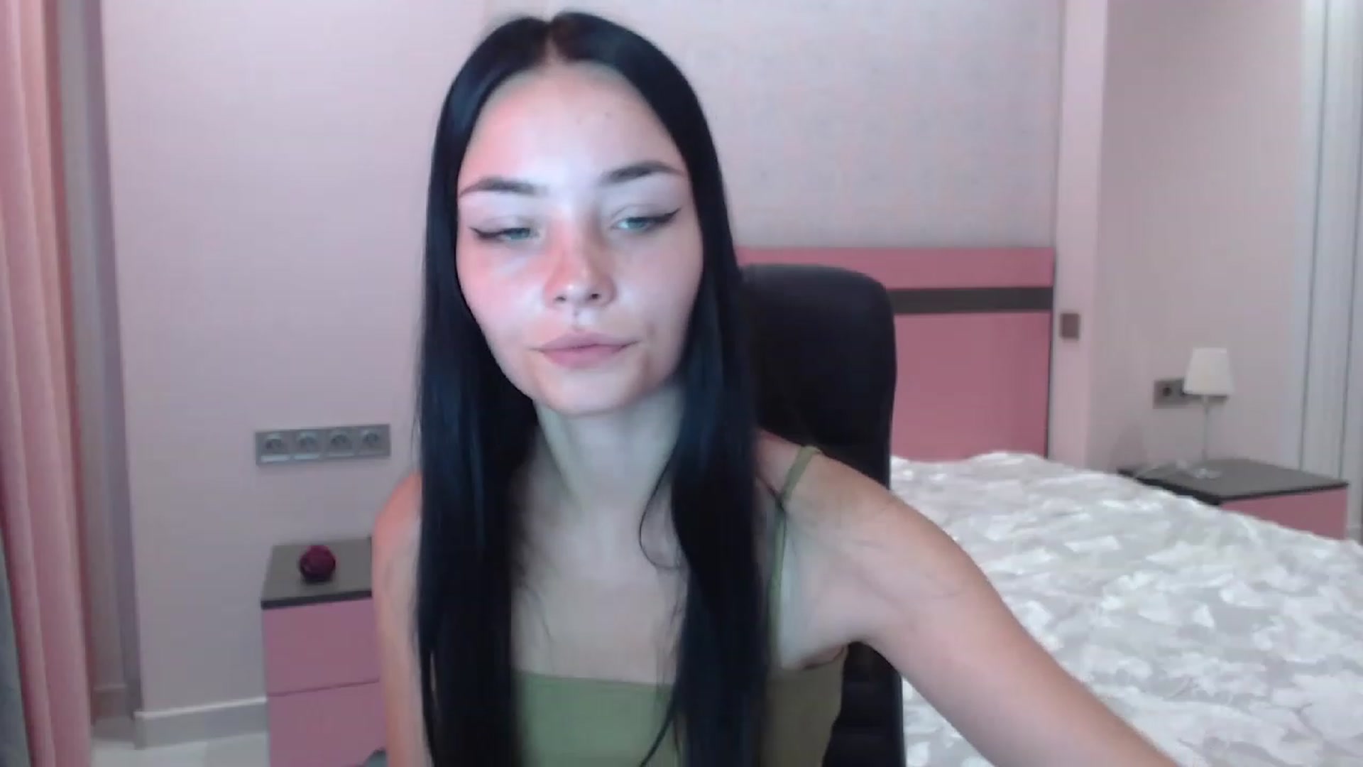 Gallery image thumbnail from SonyaOlsen's myfreecams stream on, 07/29/2023, 10:34 image 15 of 20