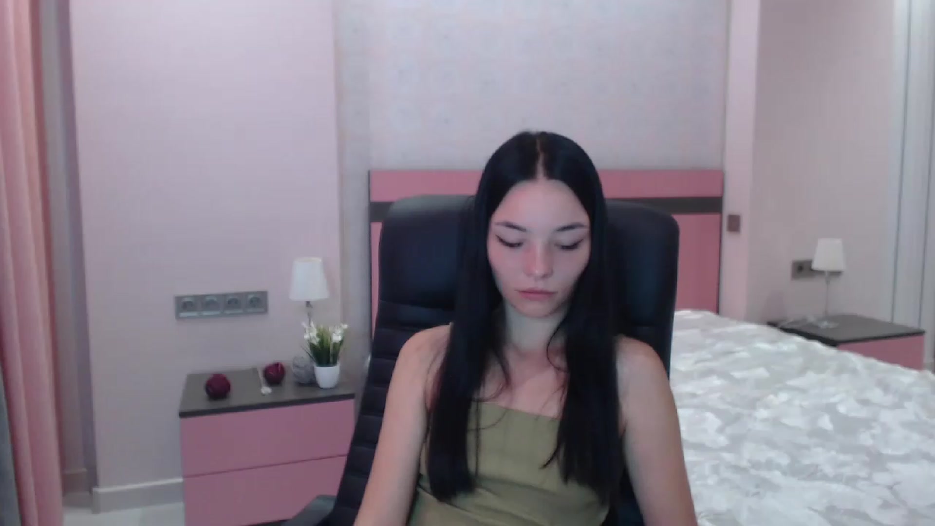 Gallery image thumbnail from SonyaOlsen's myfreecams stream on, 07/29/2023, 10:34 image 4 of 20