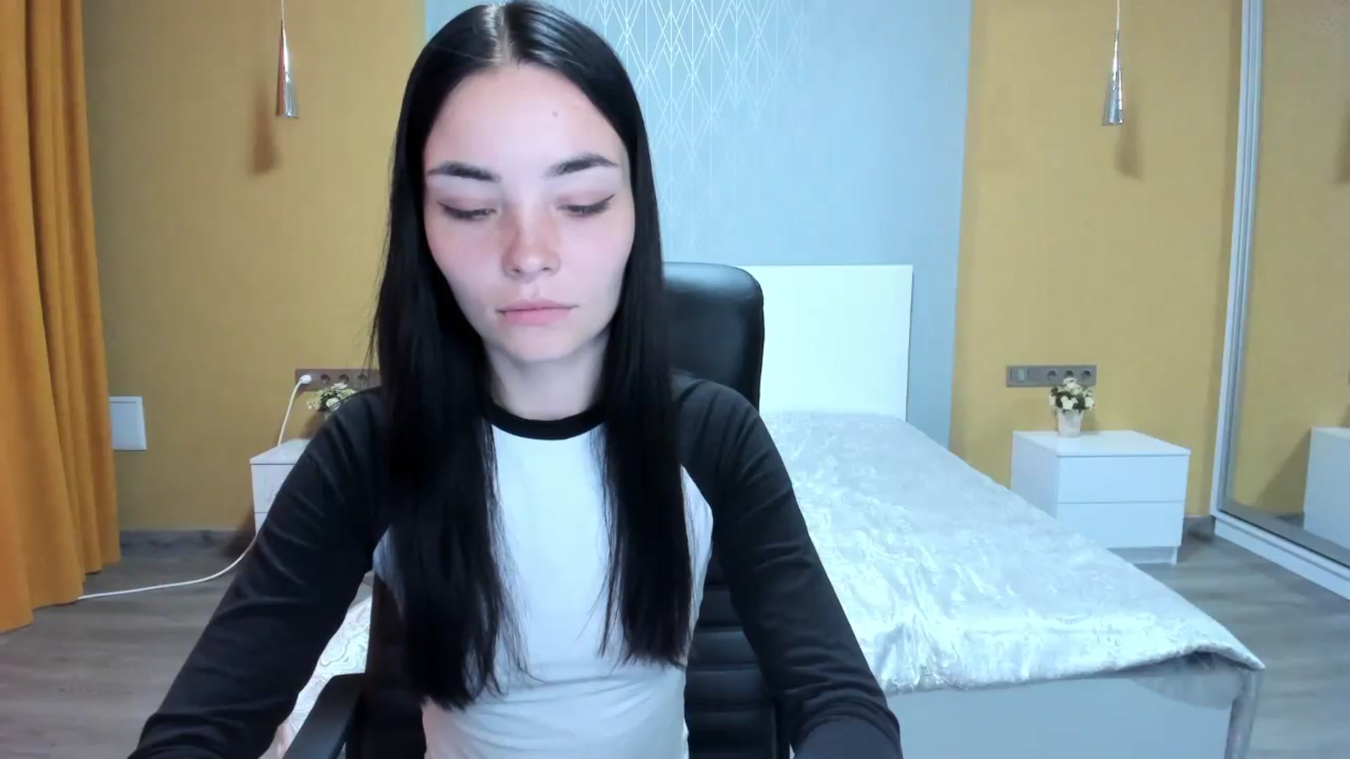 Gallery image thumbnail from SonyaOlsen's myfreecams stream on, 07/31/2023, 10:52 image 3 of 20