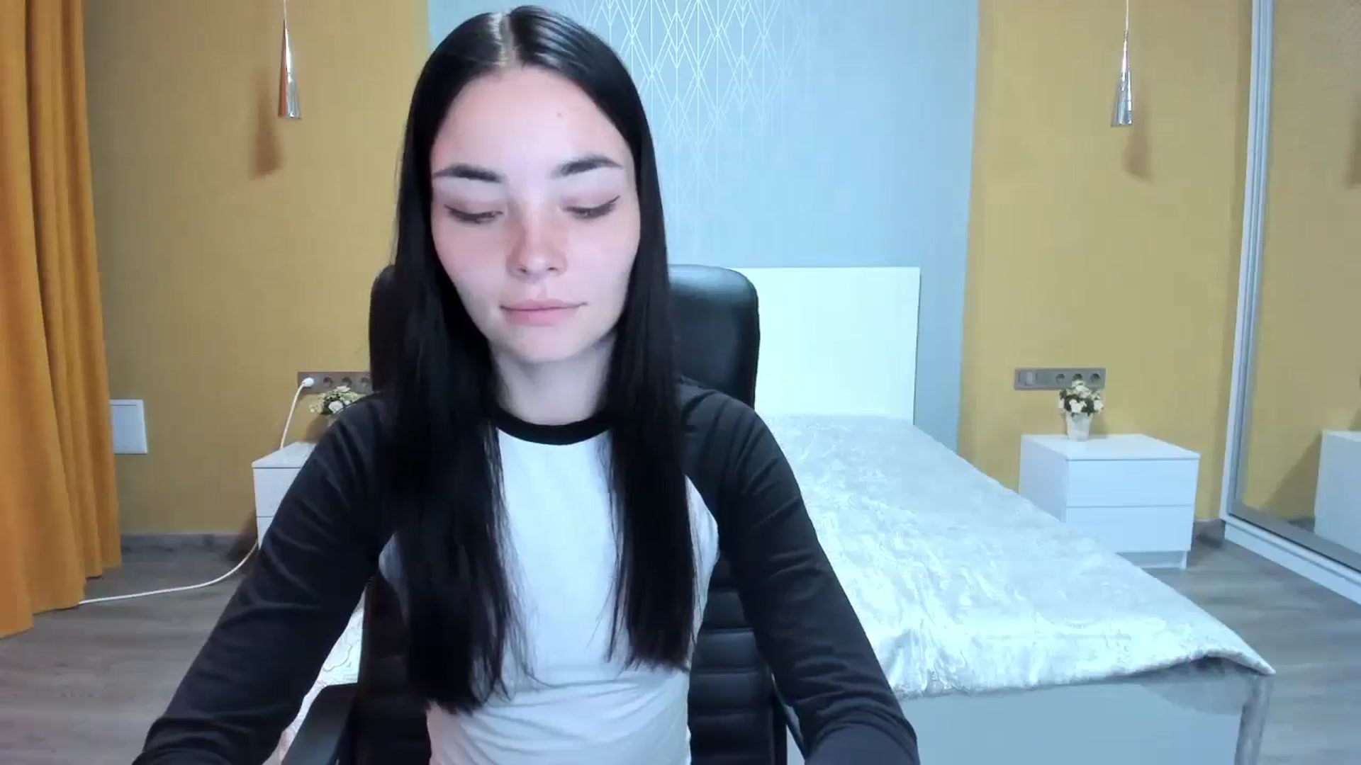 Gallery image thumbnail from SonyaOlsen's myfreecams stream on, 07/31/2023, 10:52 image 4 of 20