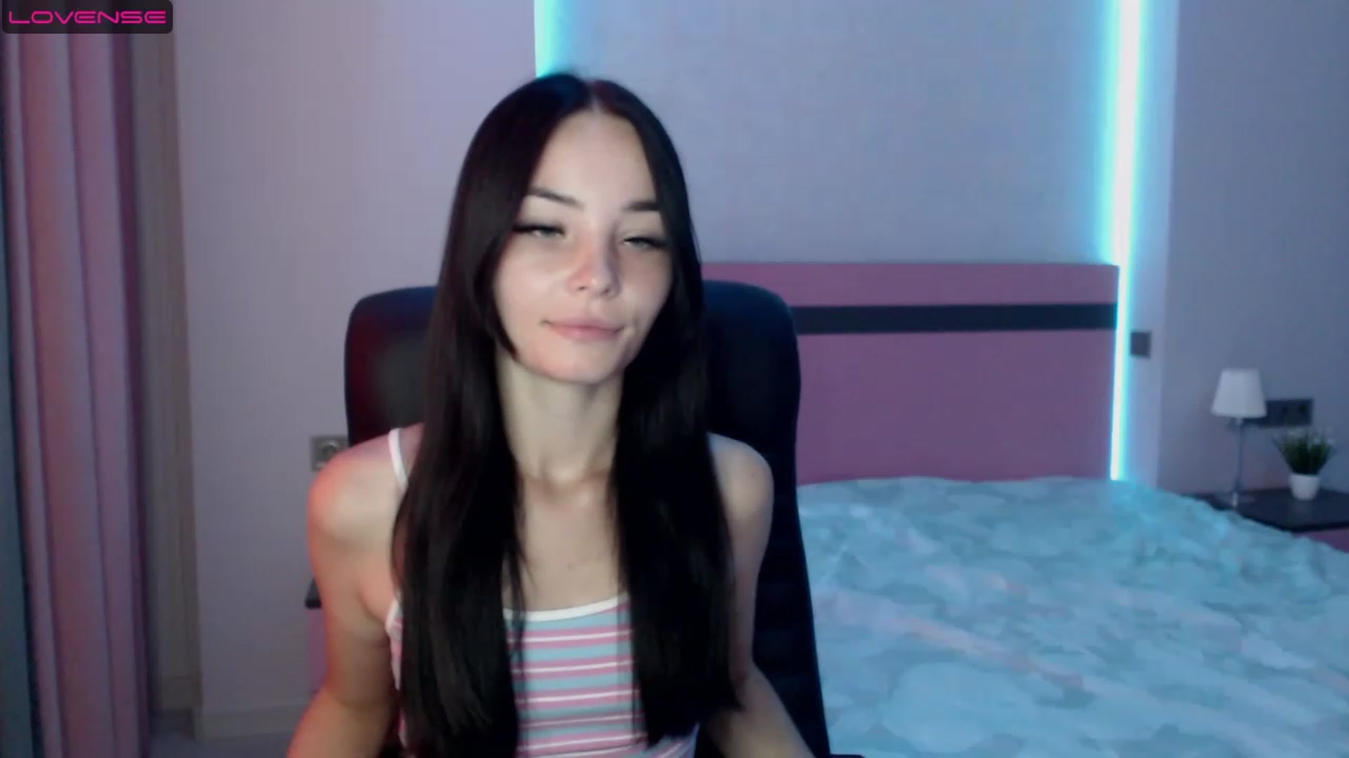 Gallery image thumbnail from SonyaOlsen's myfreecams stream on, 08/14/2023, 10:37 image 9 of 20