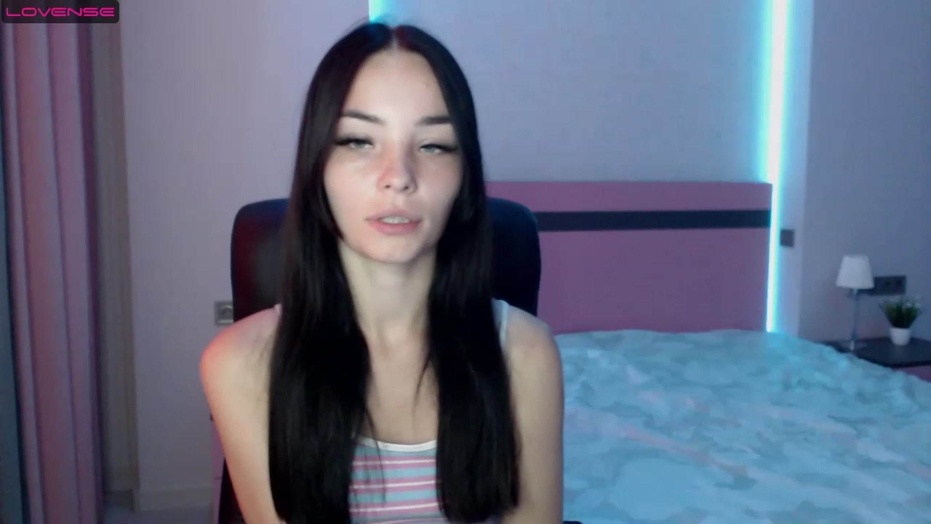 Gallery image thumbnail from SonyaOlsen's myfreecams stream on, 08/14/2023, 10:37 image 16 of 20