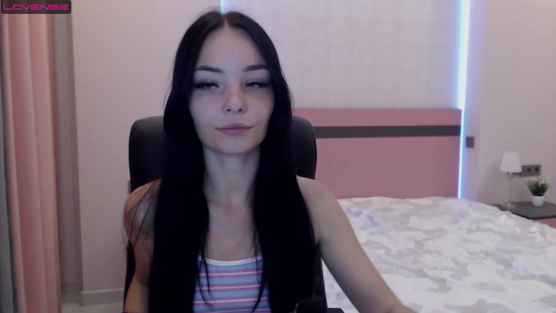 Gallery image thumbnail from SonyaOlsen's myfreecams stream on, 08/14/2023, 10:37 image 17 of 20