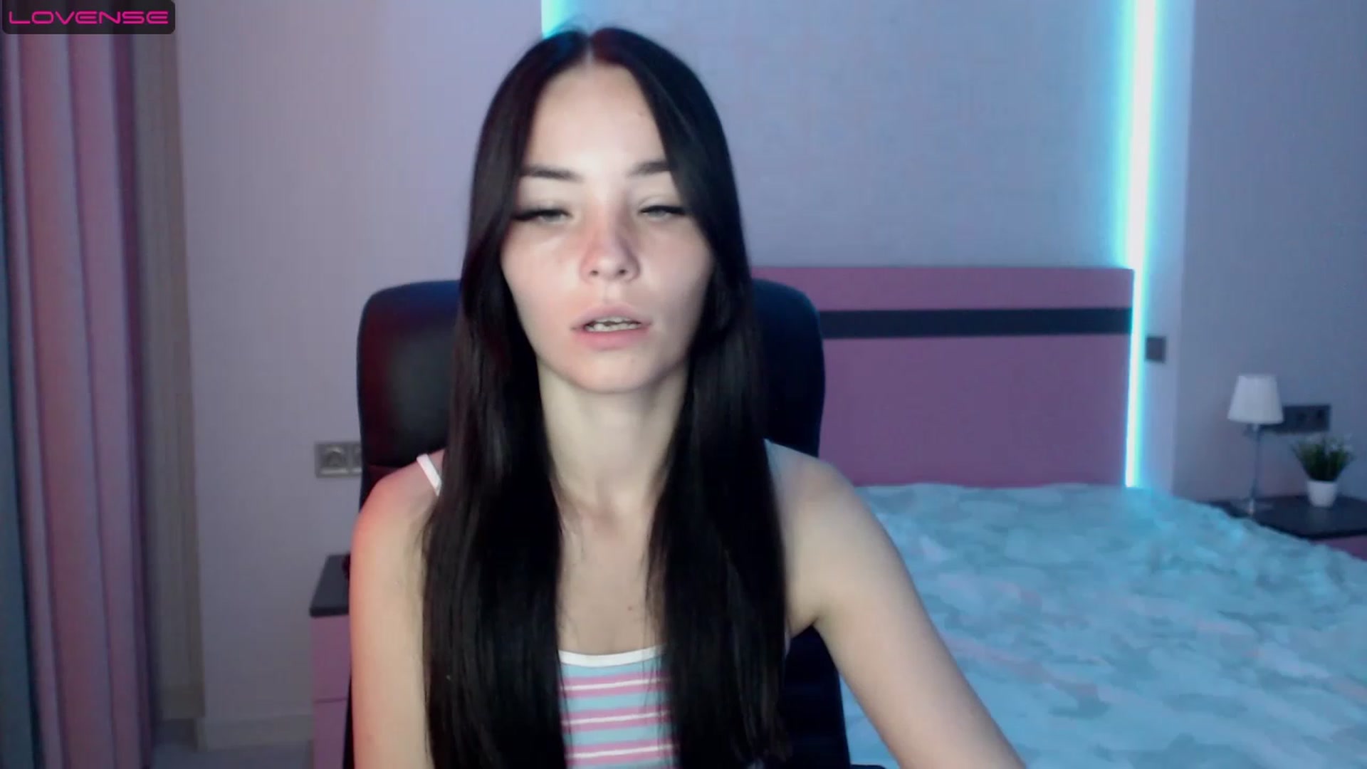 Gallery image thumbnail from SonyaOlsen's myfreecams stream on, 08/14/2023, 10:37 image 3 of 20