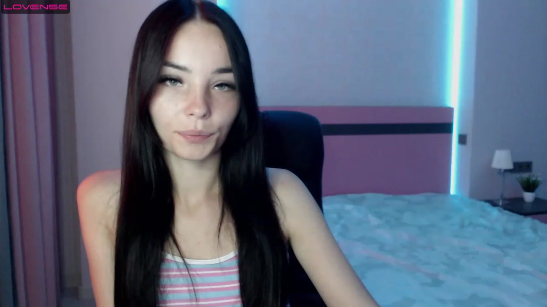 Gallery image thumbnail from SonyaOlsen's myfreecams stream on, 08/14/2023, 10:37 image 13 of 20