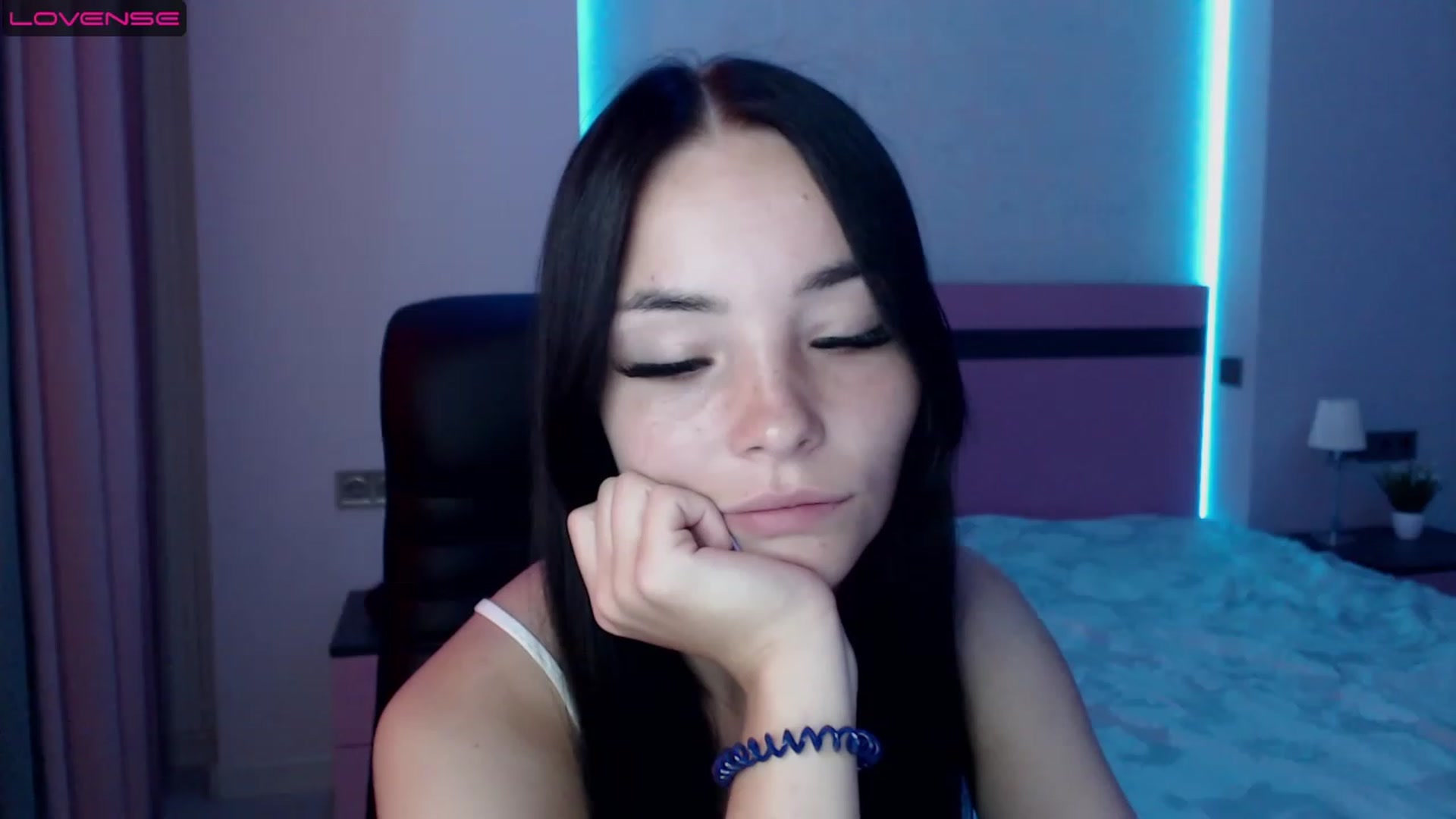 Gallery image thumbnail from SonyaOlsen's myfreecams stream on, 08/14/2023, 10:37 image 8 of 20