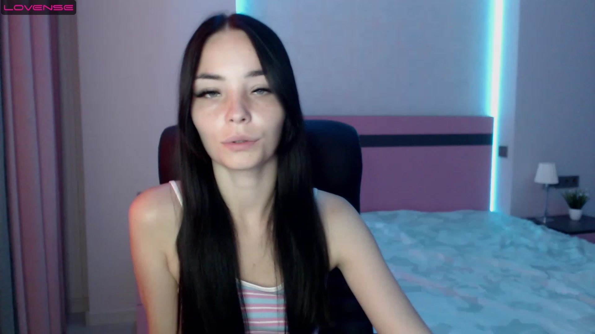 Gallery image thumbnail from SonyaOlsen's myfreecams stream on, 08/14/2023, 10:37 image 6 of 20