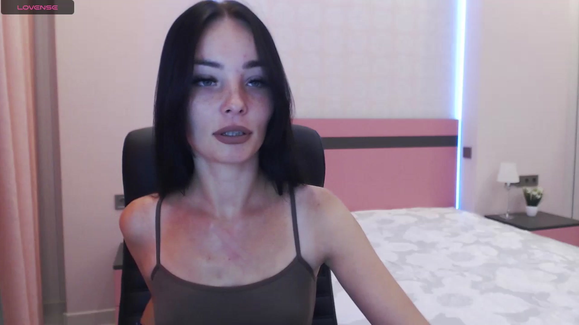 Gallery image thumbnail from SonyaOlsen's myfreecams stream on, 08/17/2023, 11:49 image 11 of 20