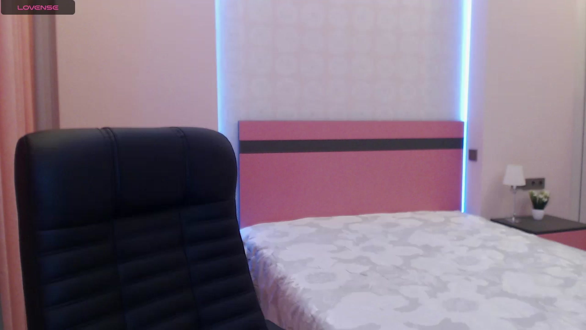 Gallery image thumbnail from SonyaOlsen's myfreecams stream on, 08/17/2023, 11:49 image 4 of 20