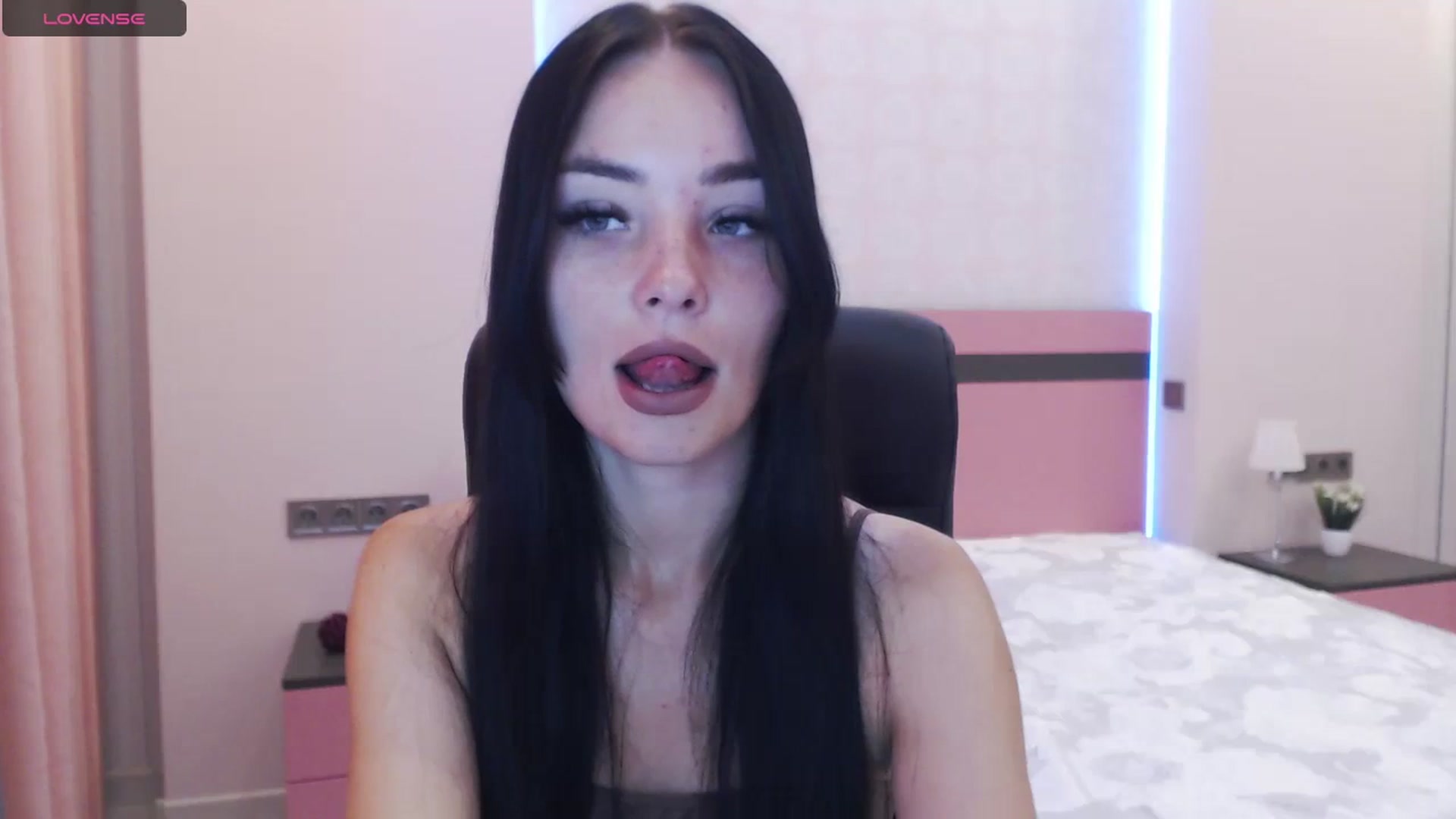 Gallery image thumbnail from SonyaOlsen's myfreecams stream on, 08/17/2023, 12:47 image 7 of 20
