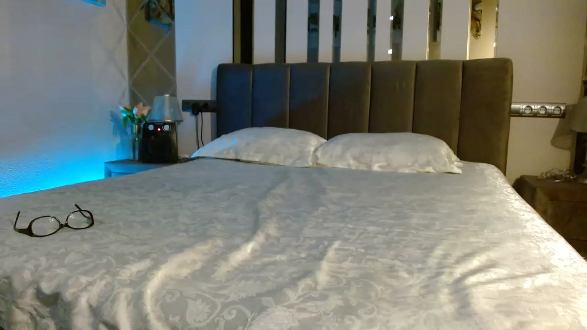 Gallery image thumbnail from Sonya_BDay's myfreecams stream on, 03/03/2023, 19:19 image 17 of 20