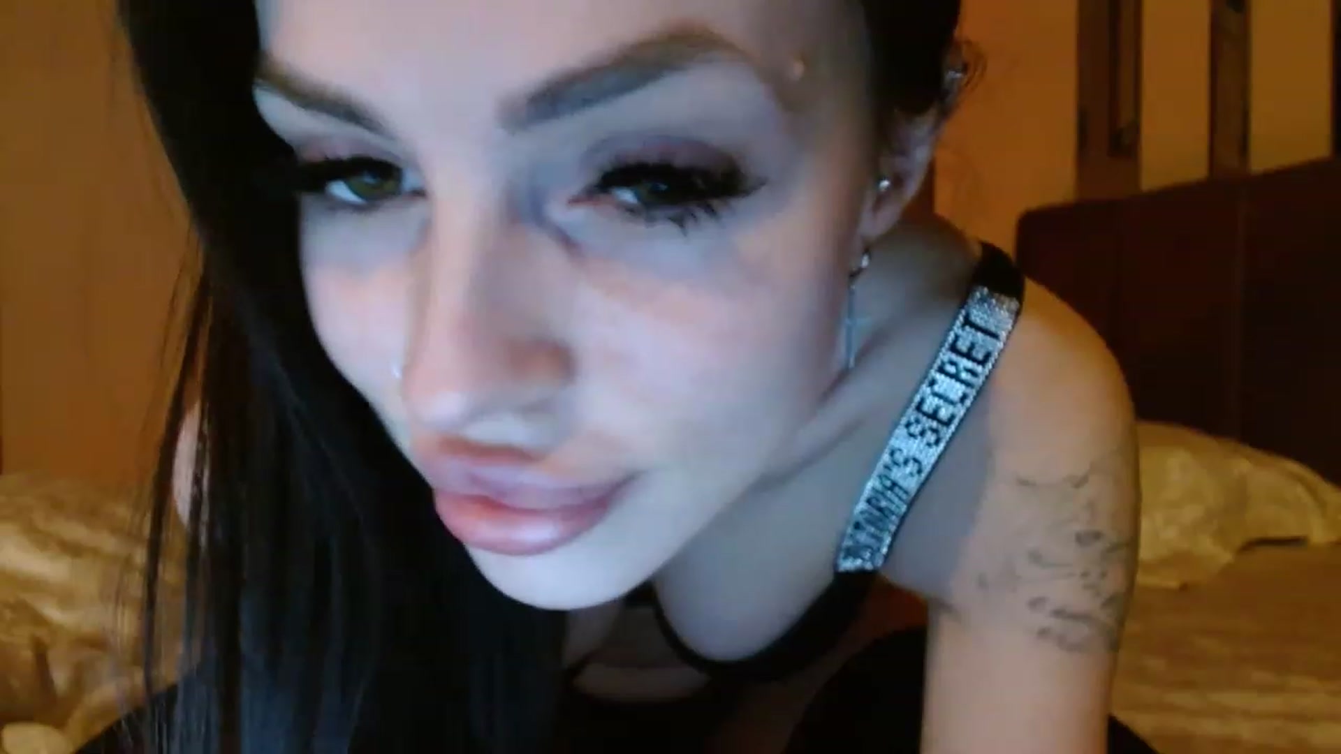 Gallery image thumbnail from Sonya_BDay's myfreecams stream on, 03/04/2023, 01:23 image 8 of 20