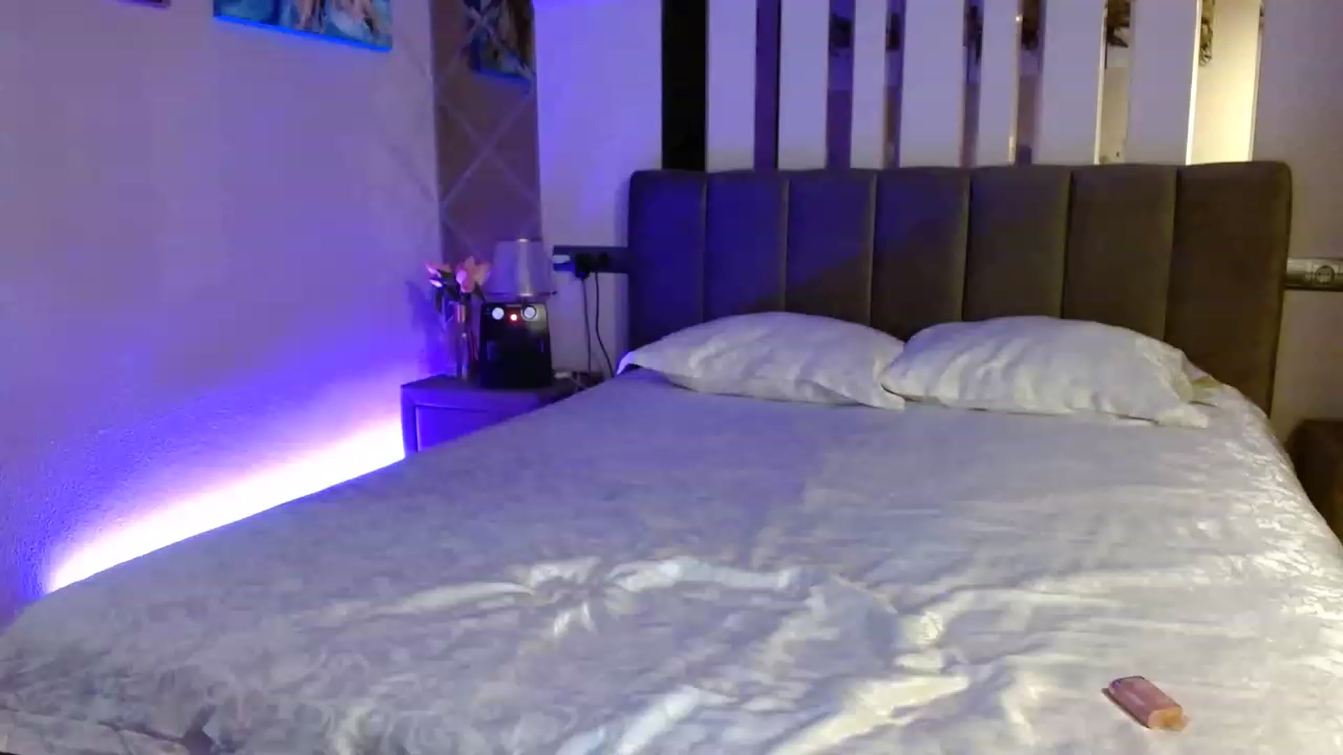 Gallery image thumbnail from Sonya_BDay's myfreecams stream on, 03/04/2023, 18:32 image 4 of 20