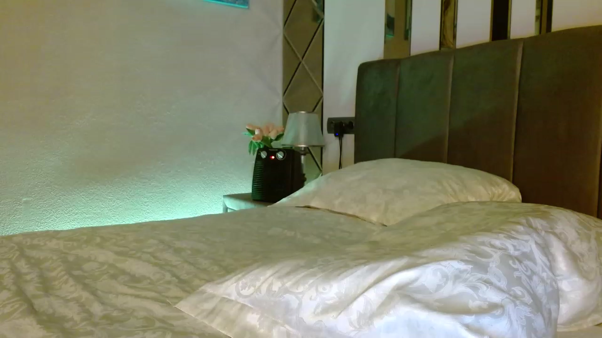 Gallery image thumbnail from Sonya_BDay's myfreecams stream on, 03/05/2023, 01:14 image 3 of 20
