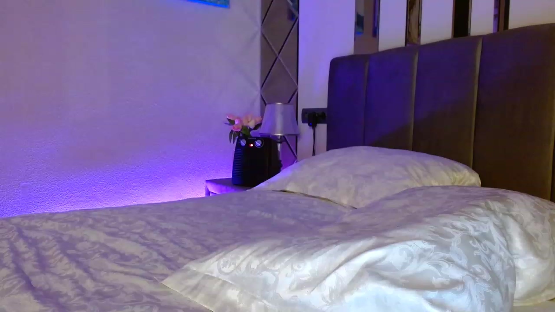 Gallery image thumbnail from Sonya_BDay's myfreecams stream on, 03/05/2023, 01:14 image 1 of 20