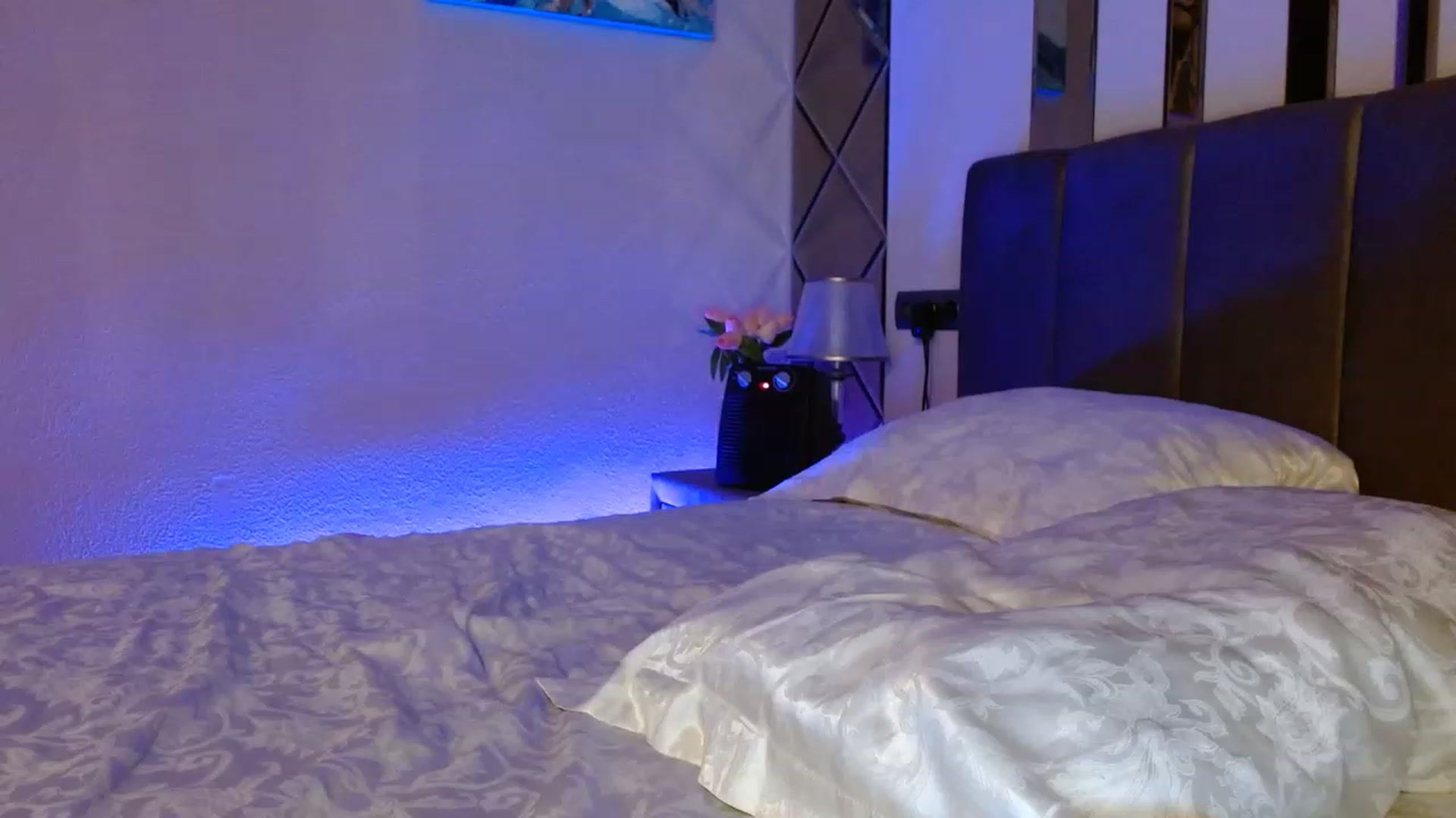 Gallery image thumbnail from Sonya_BDay's myfreecams stream on, 03/05/2023, 01:14 image 18 of 20