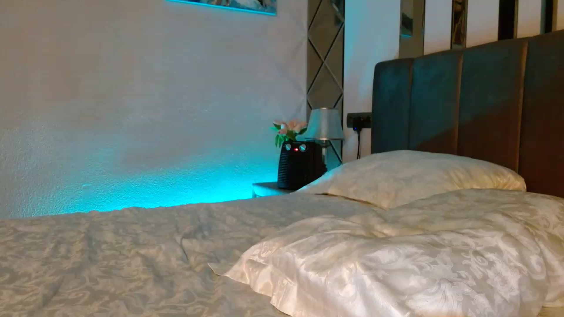 Gallery image thumbnail from Sonya_BDay's myfreecams stream on, 03/05/2023, 01:14 image 20 of 20