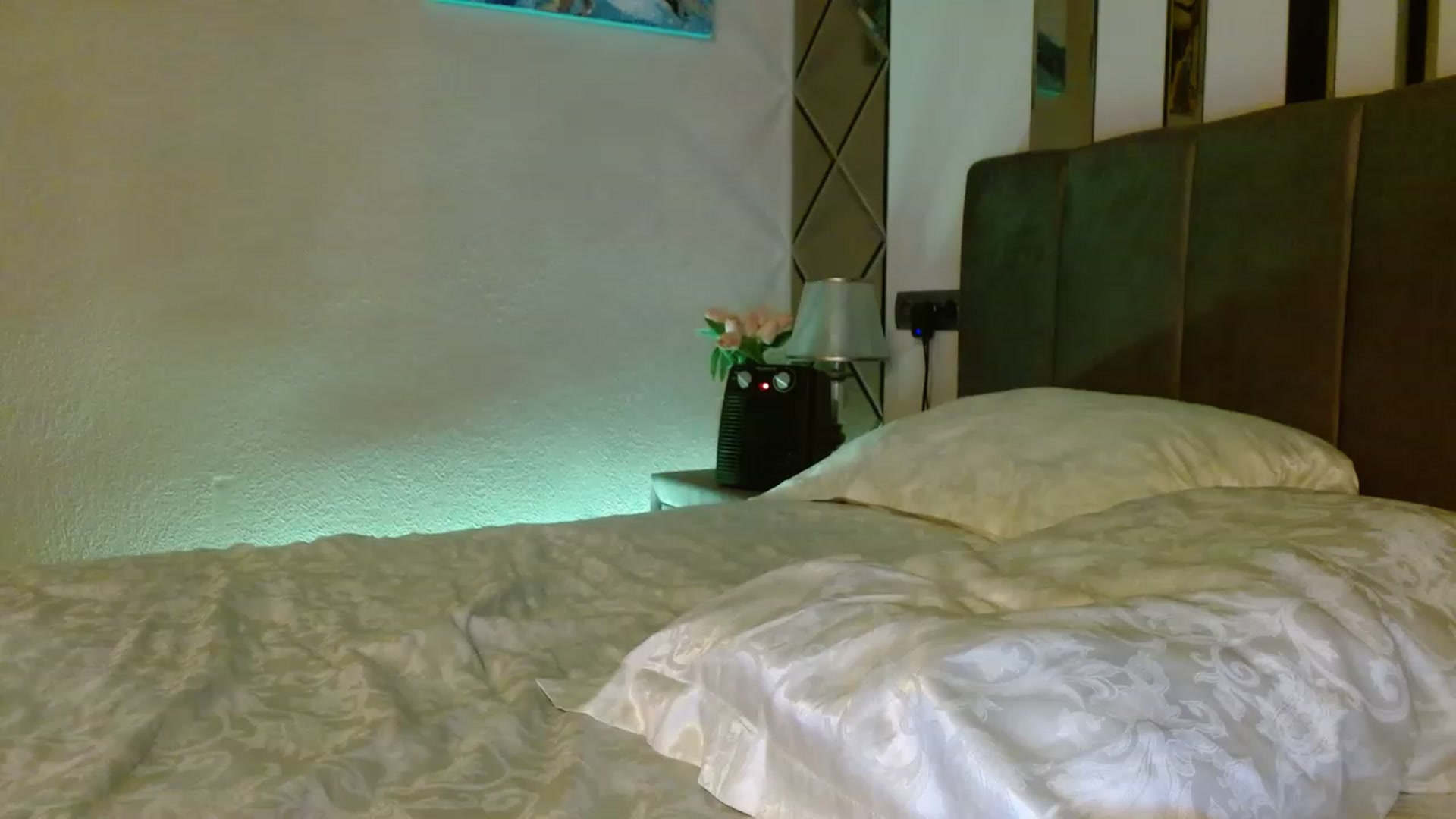 Gallery image thumbnail from Sonya_BDay's myfreecams stream on, 03/05/2023, 01:14 image 15 of 20