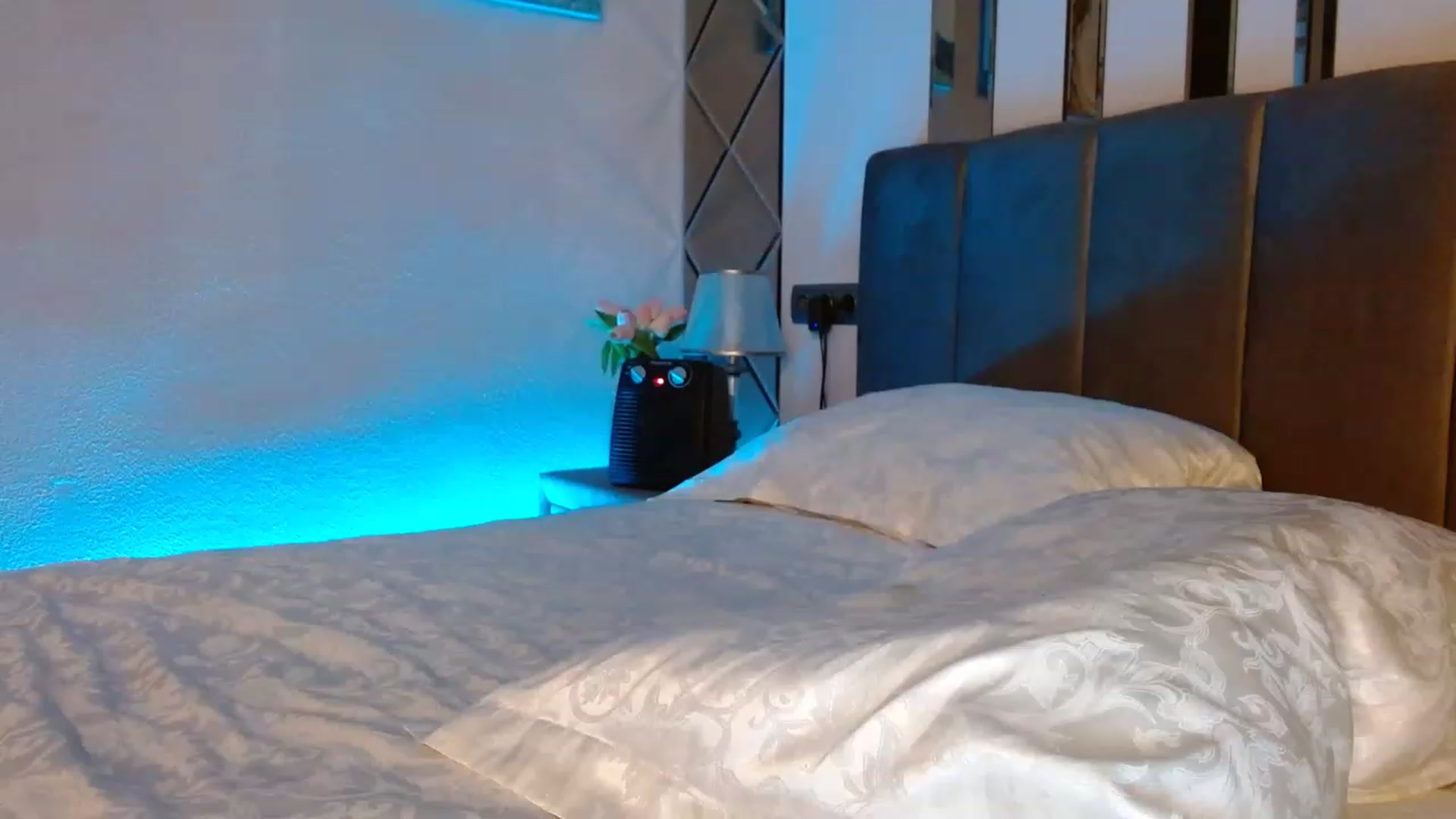 Gallery image thumbnail from Sonya_BDay's myfreecams stream on, 03/05/2023, 01:14 image 2 of 20