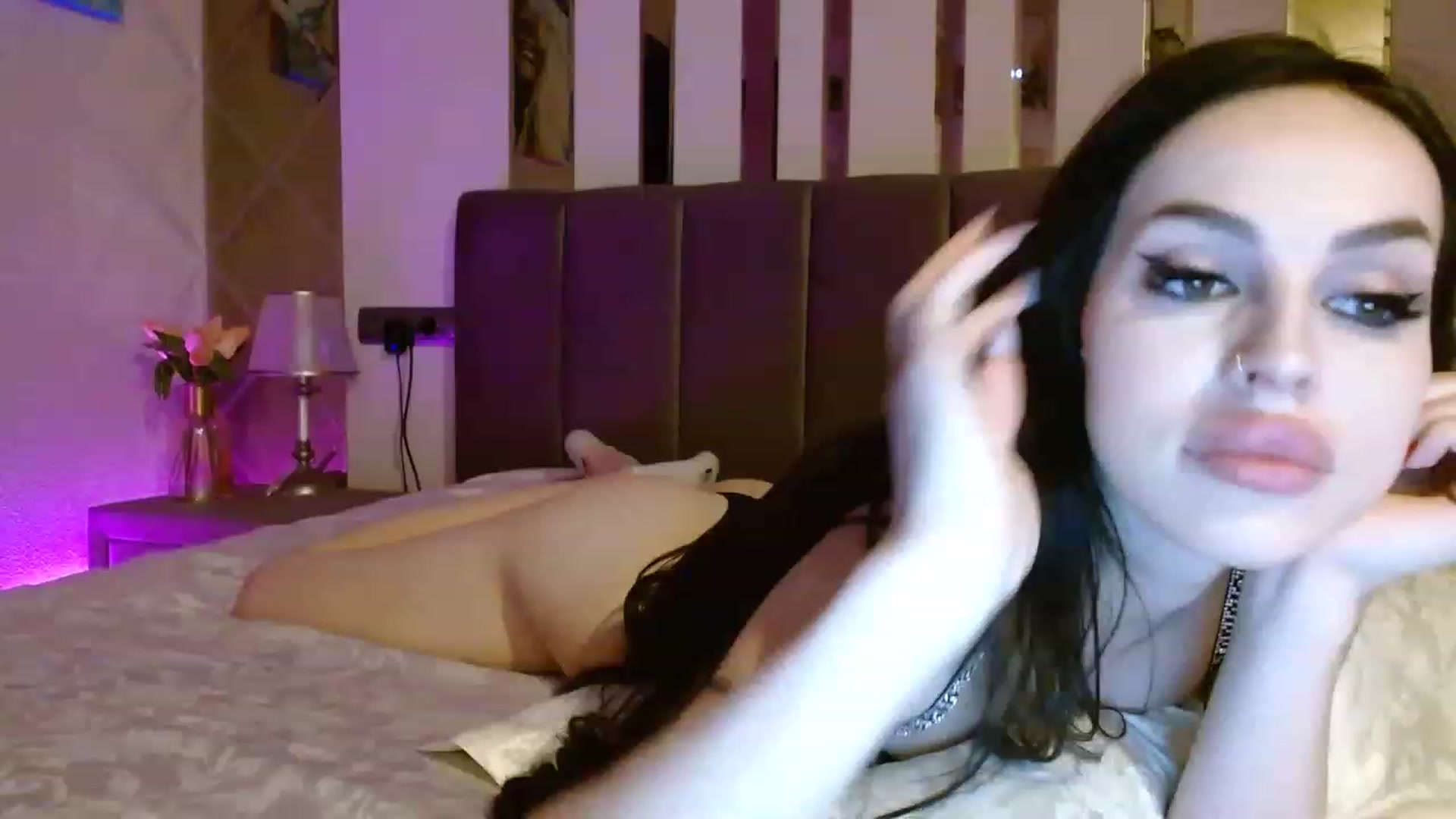 Gallery image thumbnail from Sonya_BDay's myfreecams stream on, 03/08/2023, 22:55 image 5 of 20