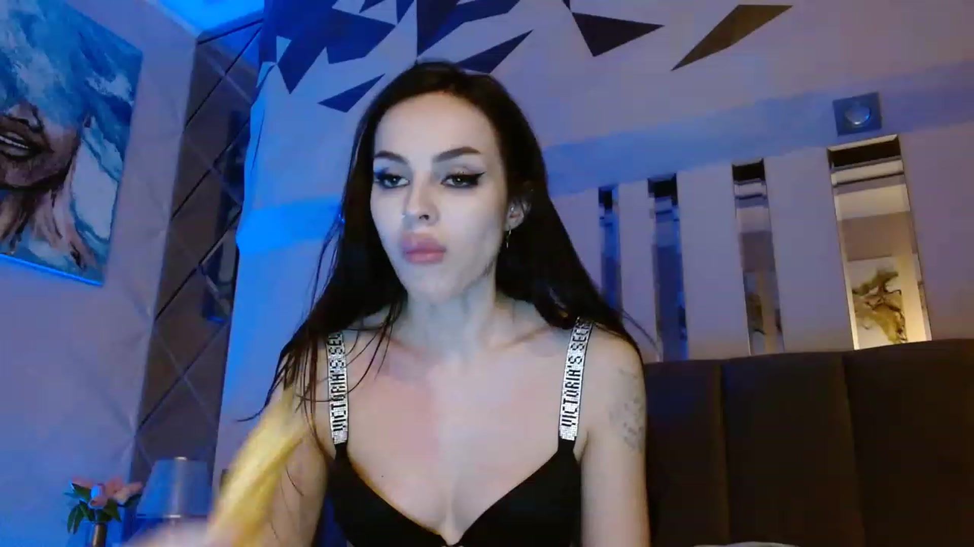 Gallery image thumbnail from Sonya_BDay's myfreecams stream on, 03/09/2023, 01:21 image 18 of 20