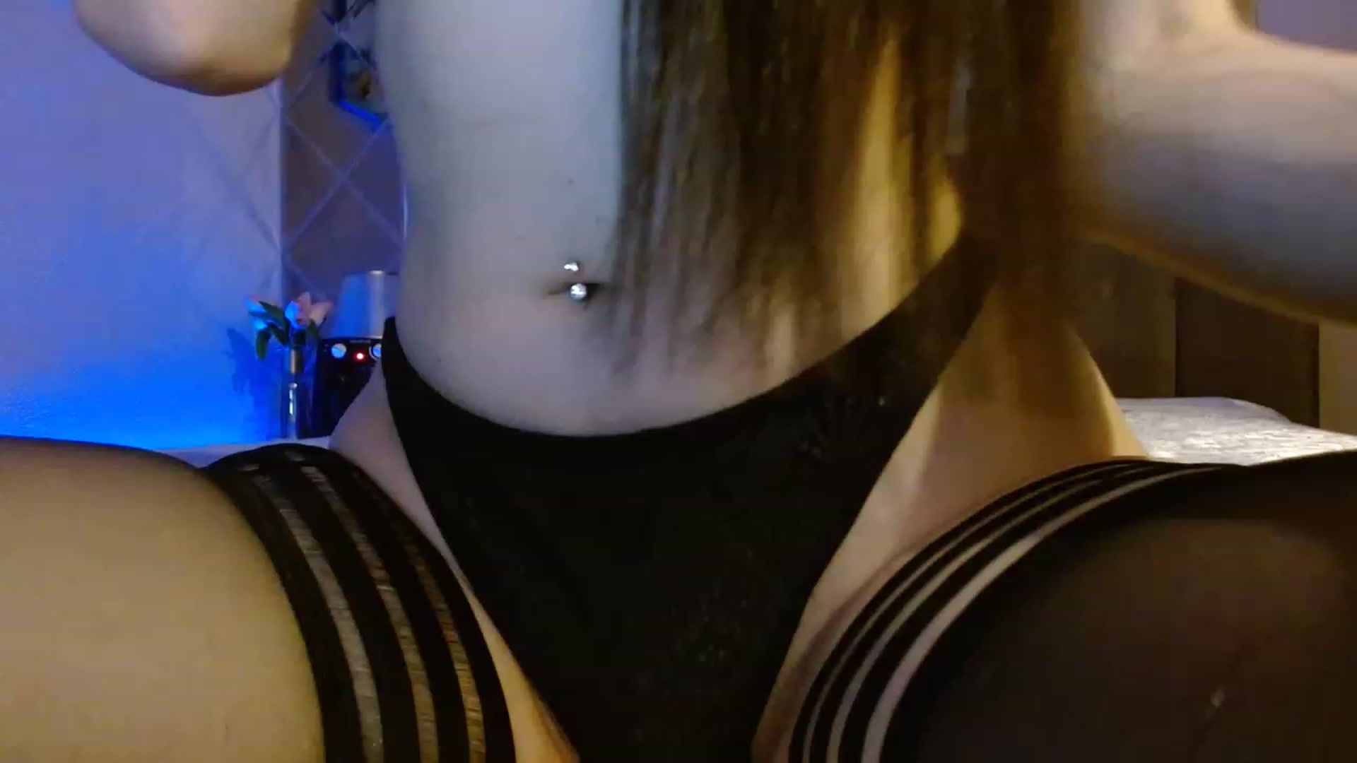 Gallery image thumbnail from Sonya_BDay's myfreecams stream on, 03/09/2023, 19:48 image 9 of 20