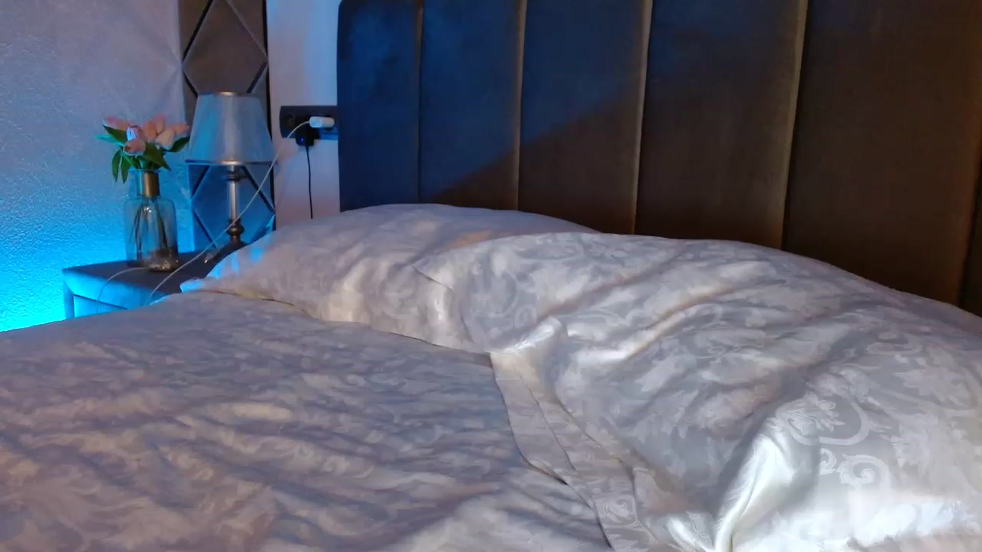 Gallery image thumbnail from Sonya_BDay's myfreecams stream on, 03/13/2023, 05:02 image 7 of 20