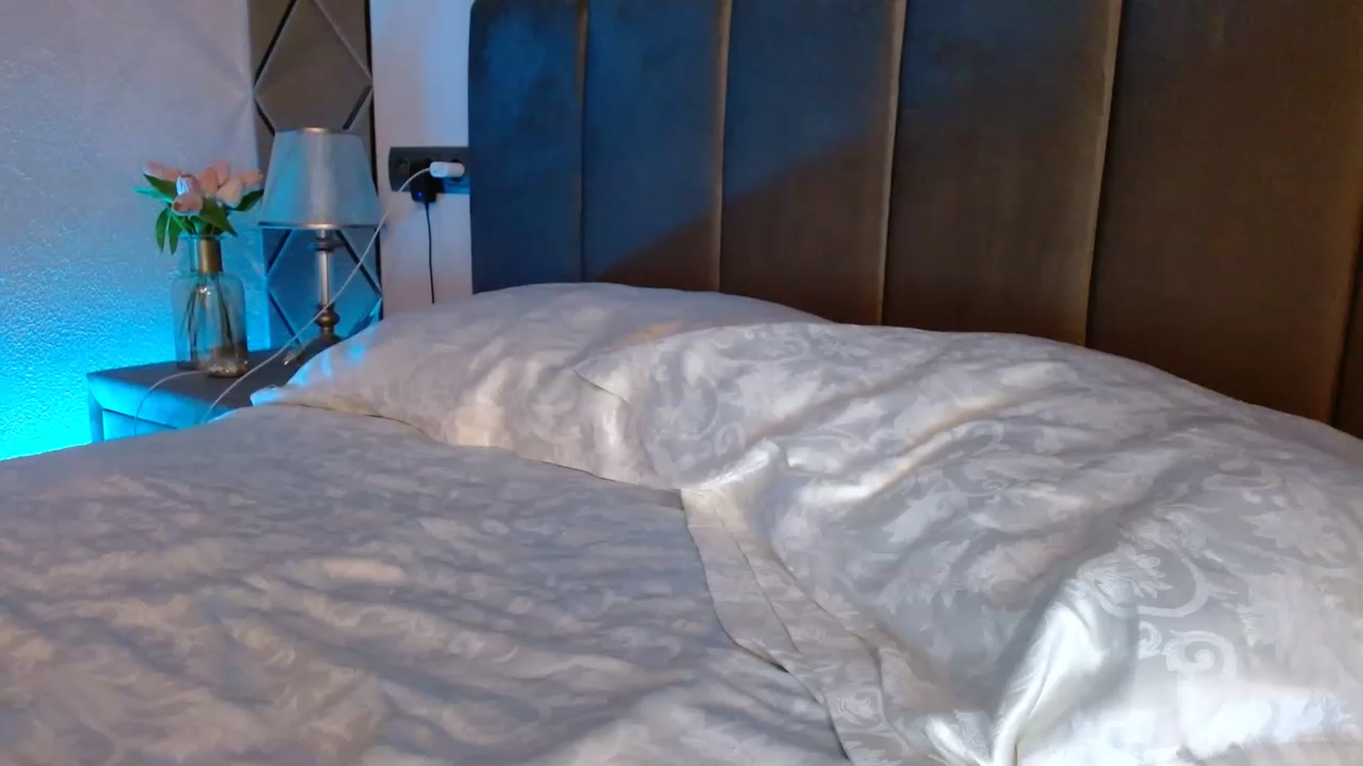 Gallery image thumbnail from Sonya_BDay's myfreecams stream on, 03/13/2023, 05:02 image 19 of 20