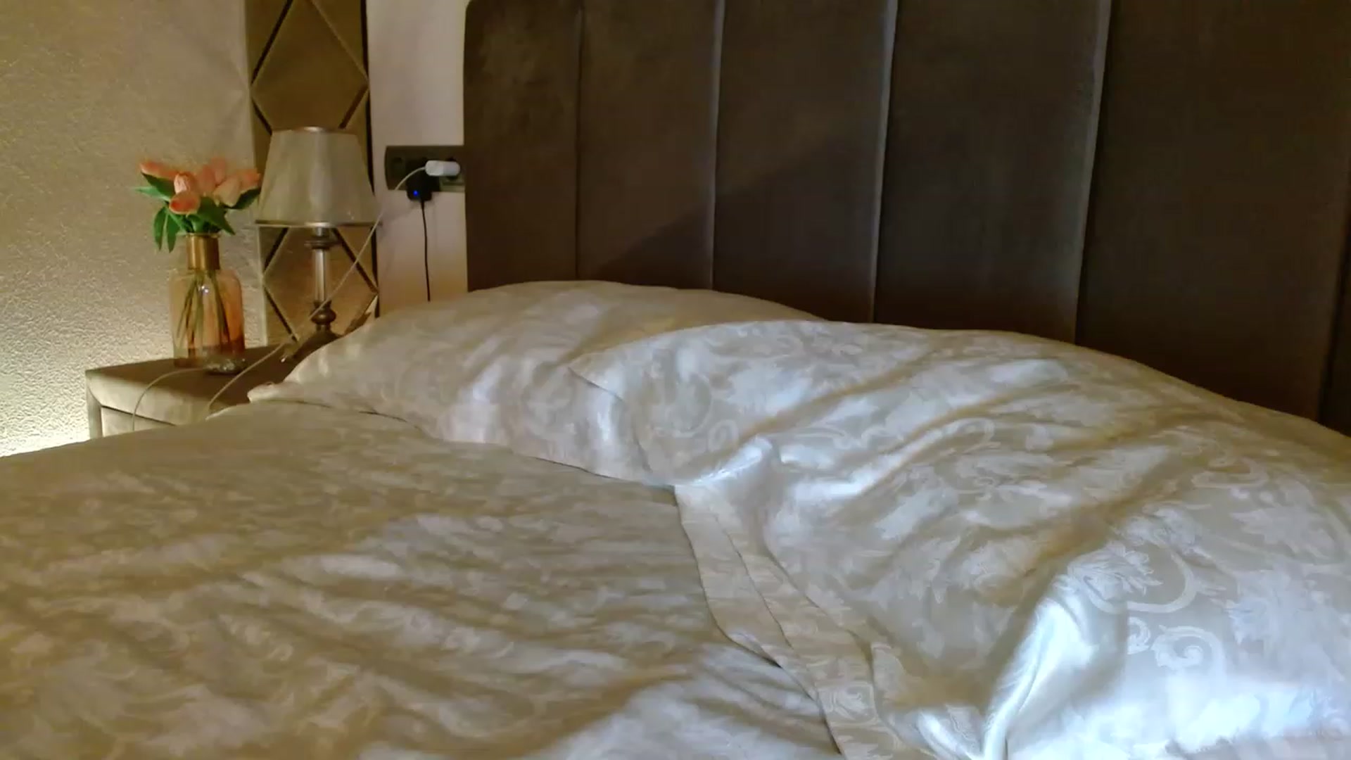Gallery image thumbnail from Sonya_BDay's myfreecams stream on, 03/13/2023, 05:02 image 8 of 20