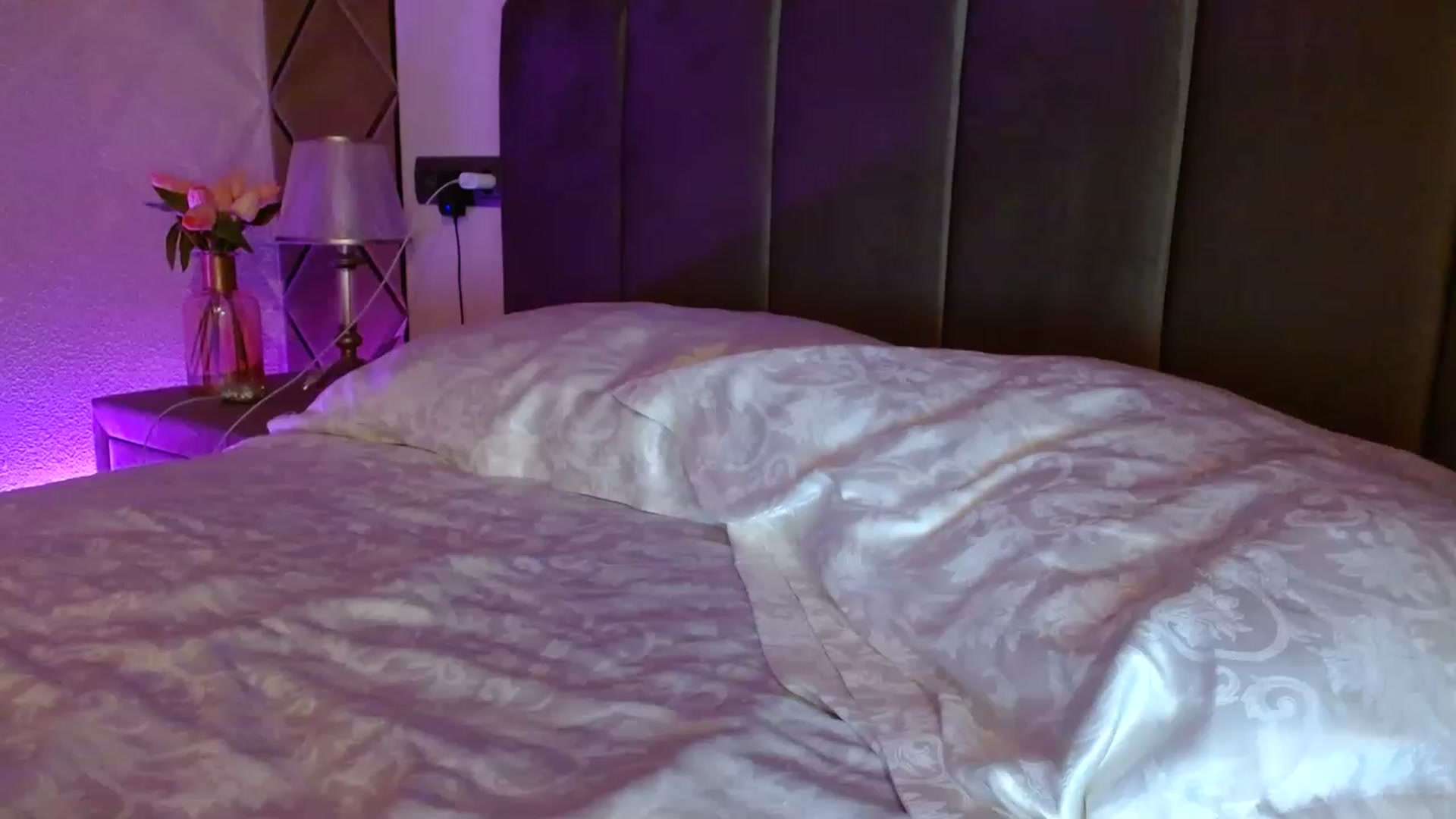 Gallery image thumbnail from Sonya_BDay's myfreecams stream on, 03/13/2023, 05:02 image 4 of 20