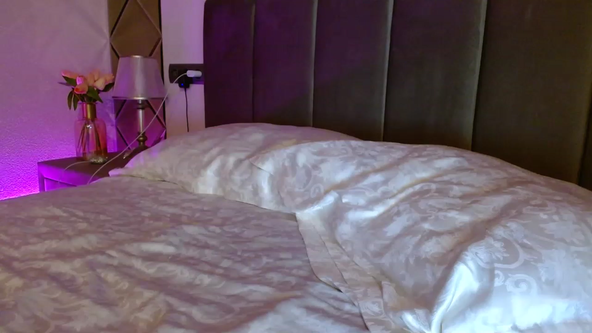 Gallery image thumbnail from Sonya_BDay's myfreecams stream on, 03/13/2023, 05:02 image 18 of 20