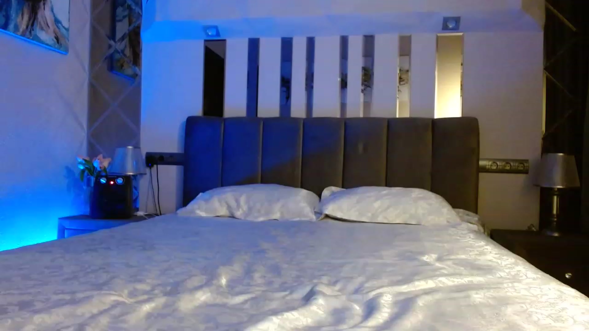 Gallery image thumbnail from Sonya_BDay's myfreecams stream on, 03/13/2023, 20:22 image 6 of 20