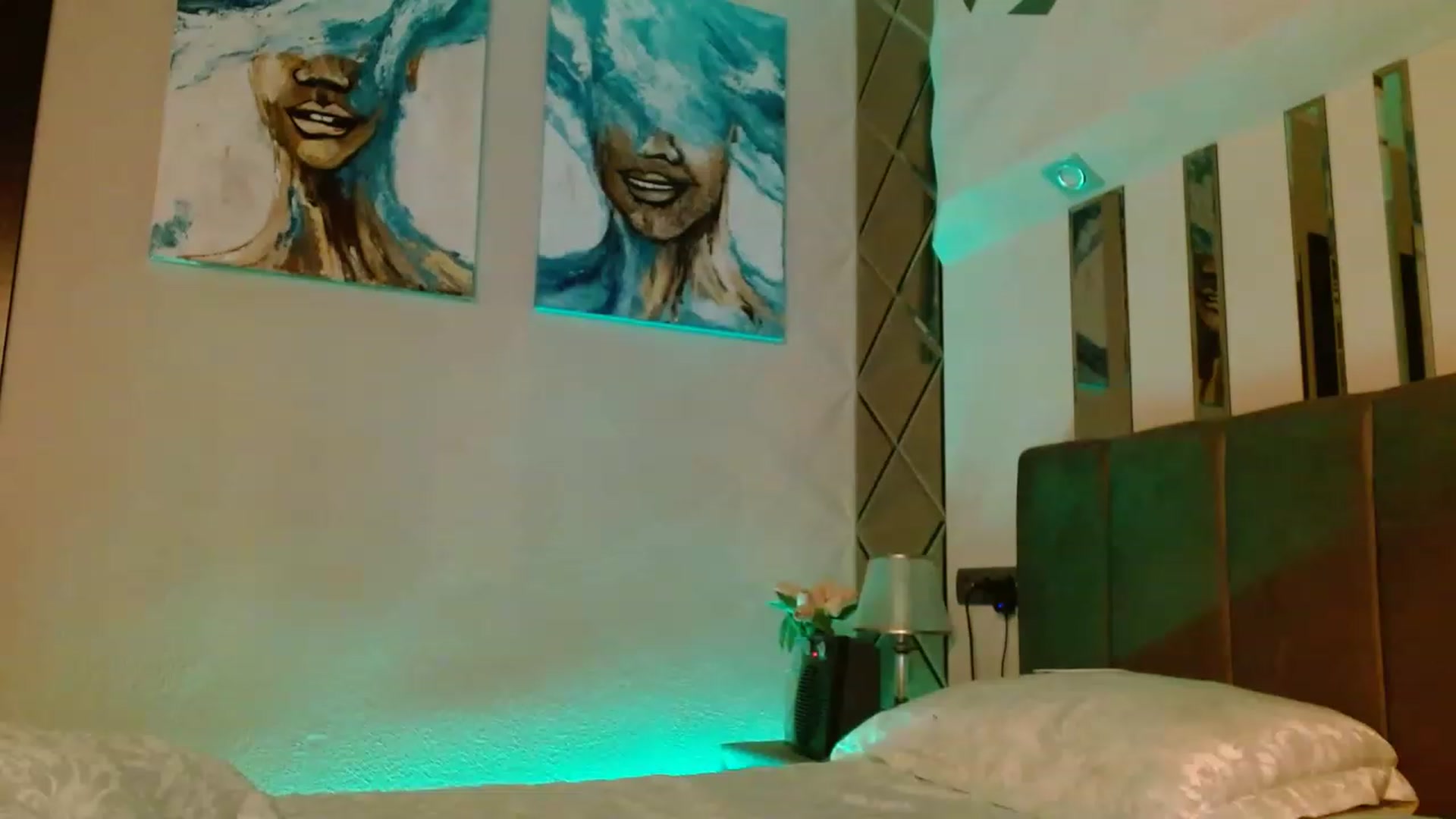 Gallery image thumbnail from Sonya_BDay's myfreecams stream on, 03/16/2023, 20:26 image 11 of 20