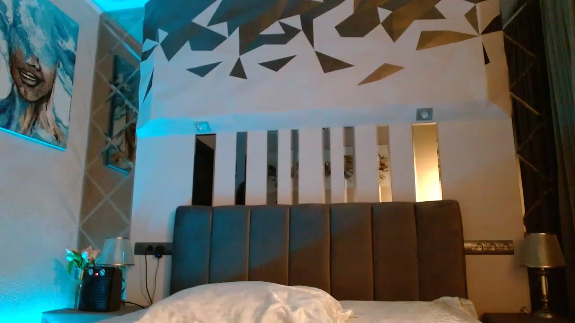 Gallery image thumbnail from Sonya_BDay's myfreecams stream on, 03/16/2023, 23:54 image 20 of 20