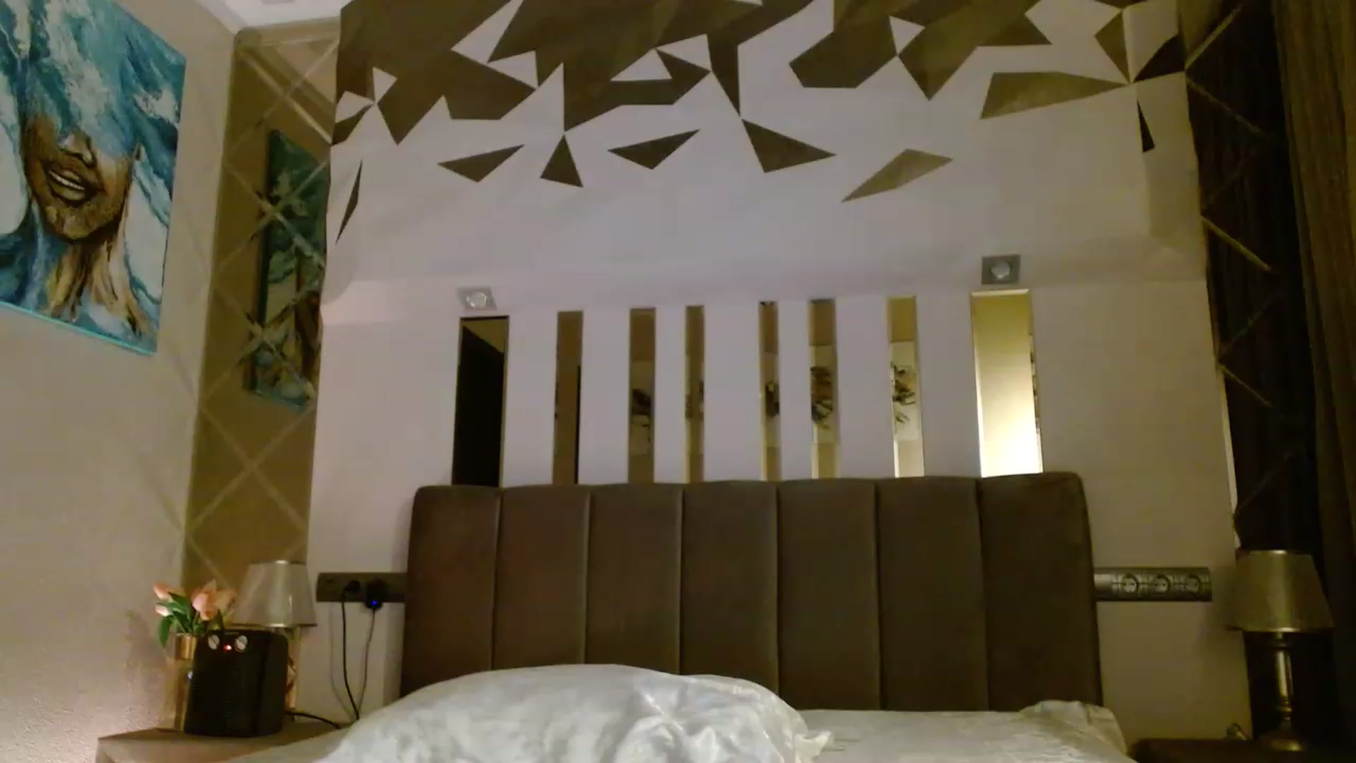 Gallery image thumbnail from Sonya_BDay's myfreecams stream on, 03/16/2023, 23:54 image 18 of 20