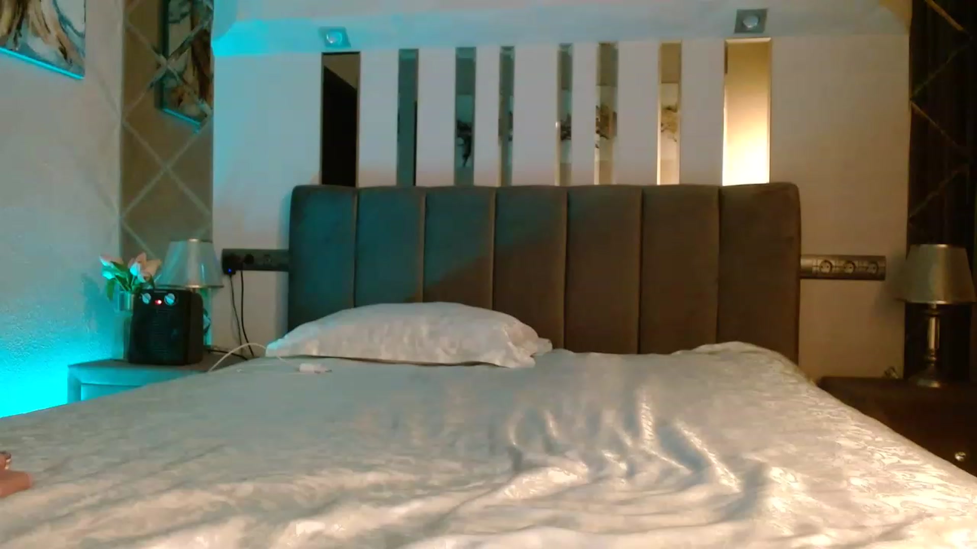 Gallery image thumbnail from Sonya_BDay's myfreecams stream on, 03/17/2023, 20:27 image 18 of 20