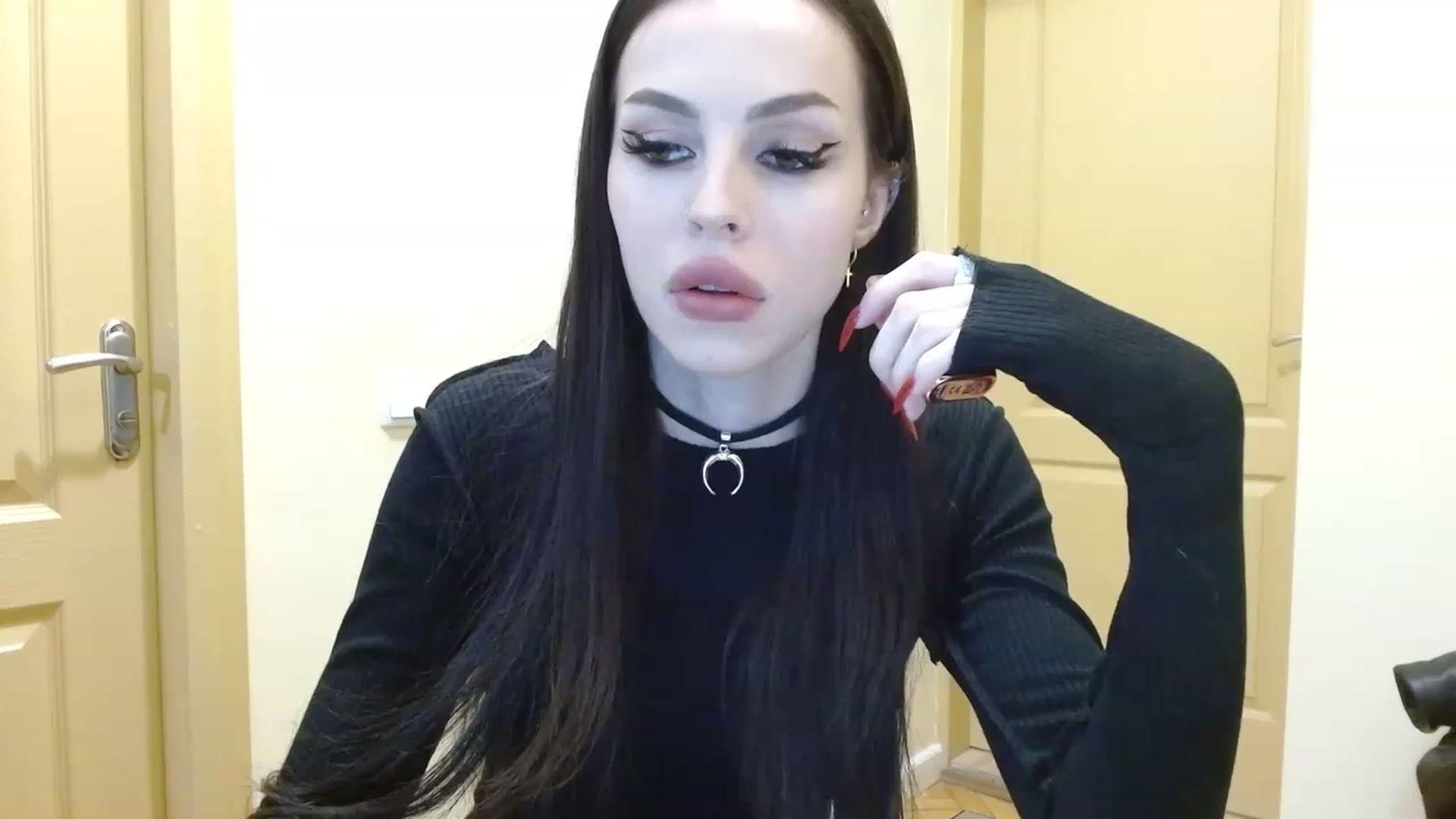 Gallery image thumbnail from Sonya_BDay's myfreecams stream on, 03/18/2023, 19:56 image 6 of 20