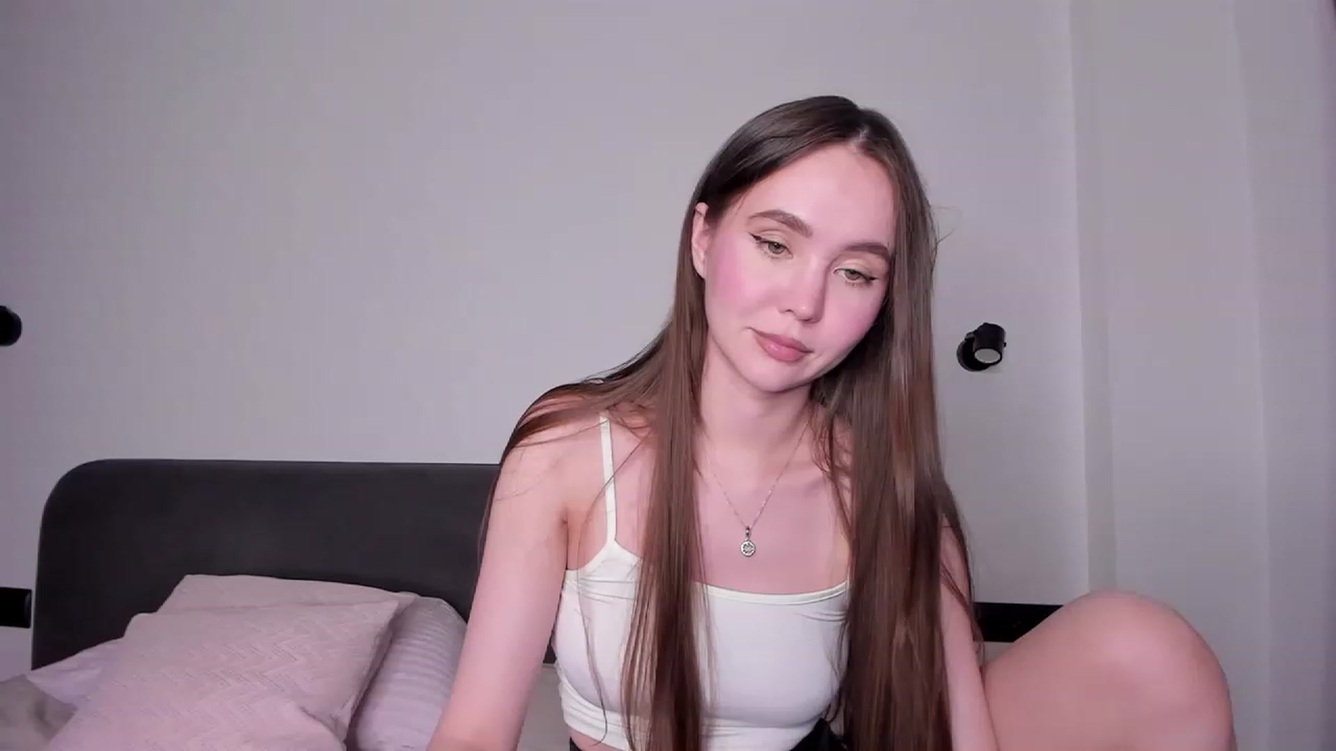 Gallery image thumbnail from Sonya_Shy's myfreecams stream on, 08/09/2023, 20:53 image 1 of 20