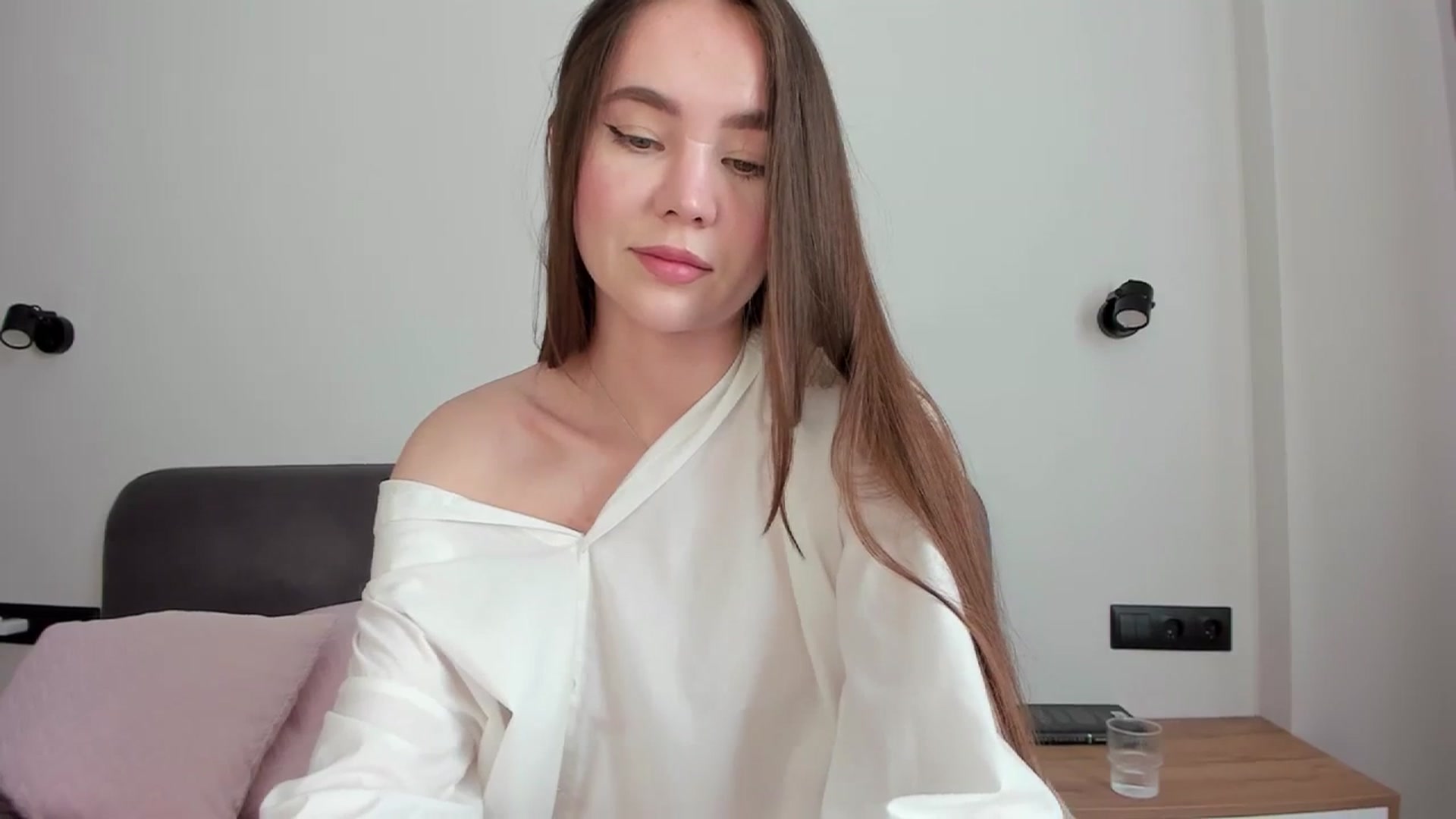 Gallery image thumbnail from Sonya_Shy's myfreecams stream on, 08/12/2023, 07:17 image 7 of 20