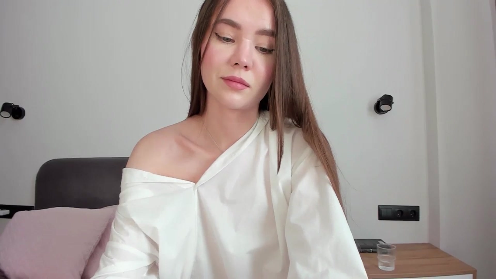 Gallery image thumbnail from Sonya_Shy's myfreecams stream on, 08/12/2023, 07:17 image 3 of 20