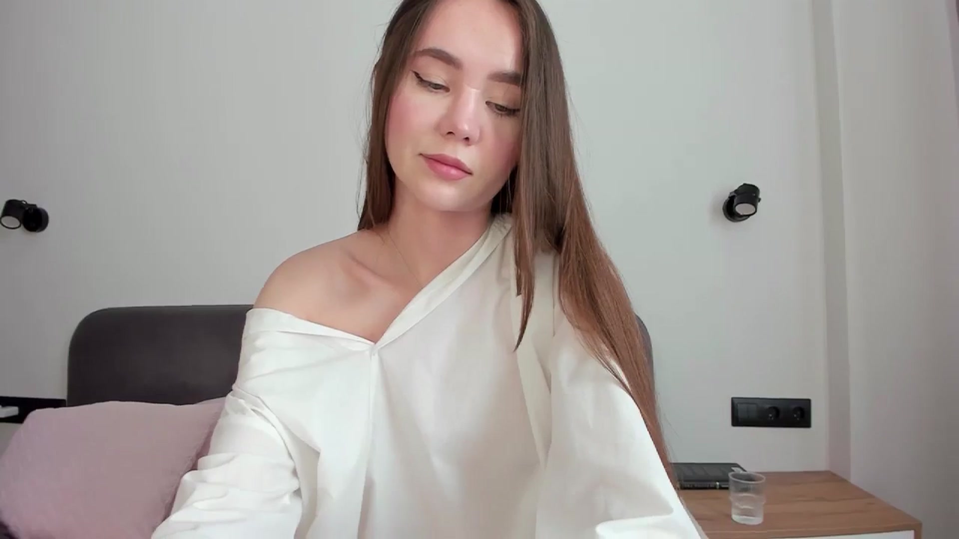 Gallery image thumbnail from Sonya_Shy's myfreecams stream on, 08/12/2023, 07:17 image 5 of 20