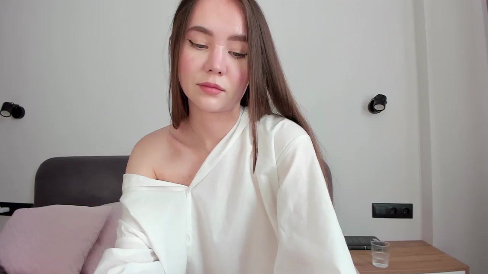 Gallery image thumbnail from Sonya_Shy's myfreecams stream on, 08/12/2023, 07:17 image 9 of 20