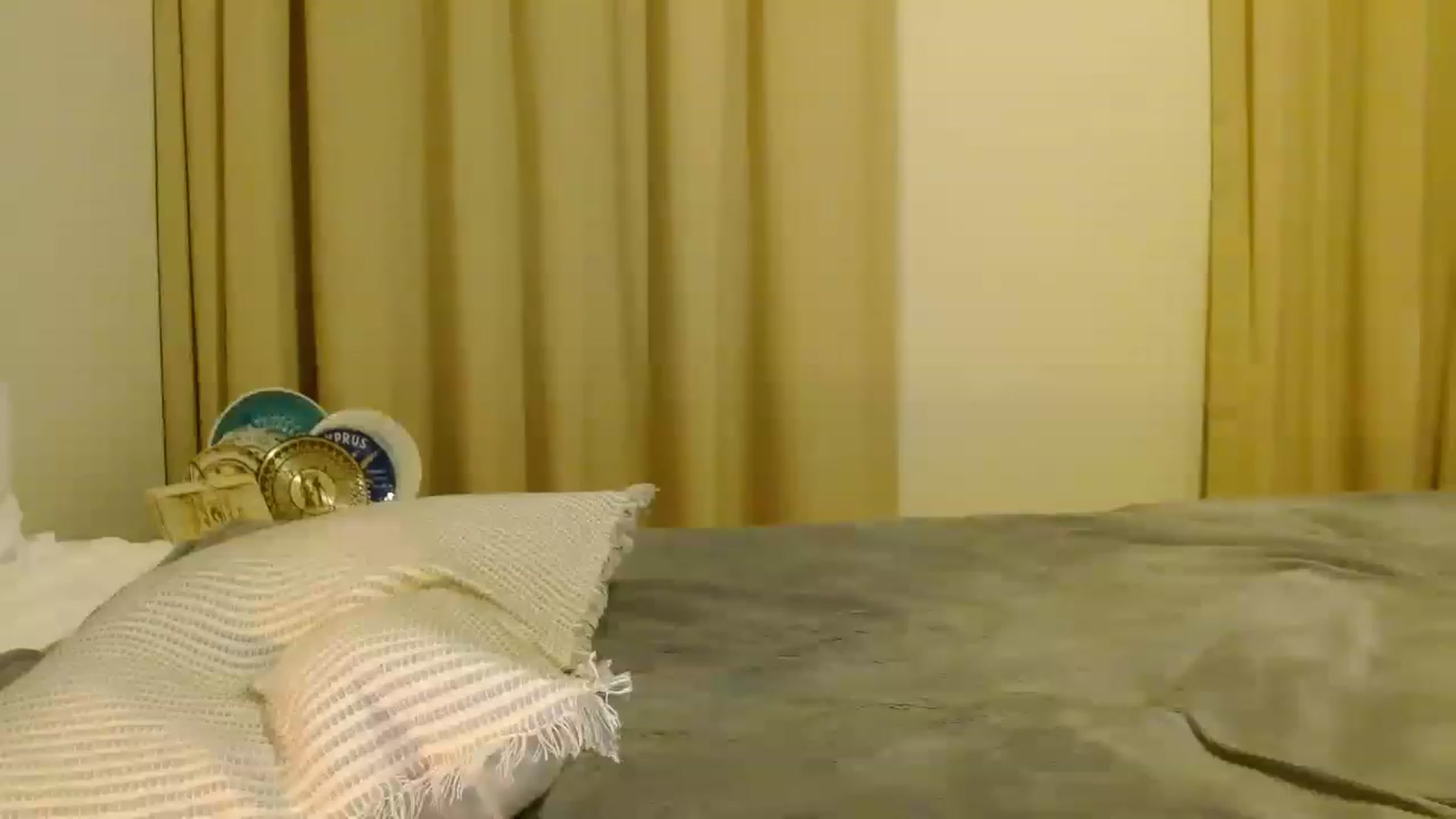 Gallery image thumbnail from Sonyabrage's myfreecams stream on, 12/06/2022, 21:45 image 10 of 20