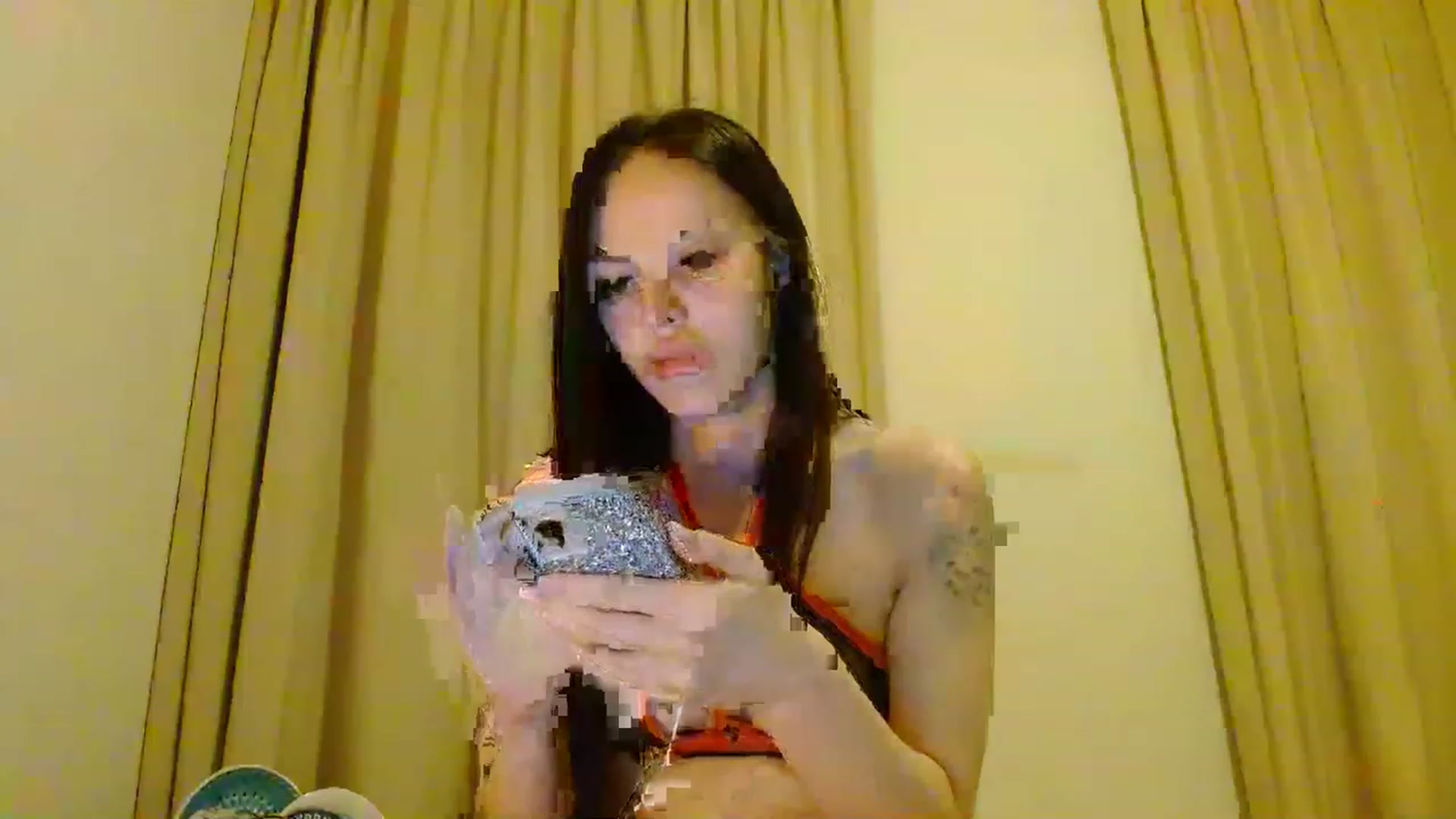 Gallery image thumbnail from Sonyabrage's myfreecams stream on, 12/13/2022, 24:00 image 7 of 20
